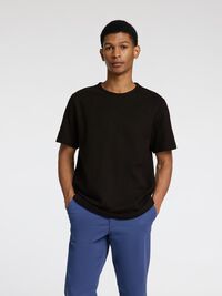 KLASSISCHES T-SHIRT, Black, highres