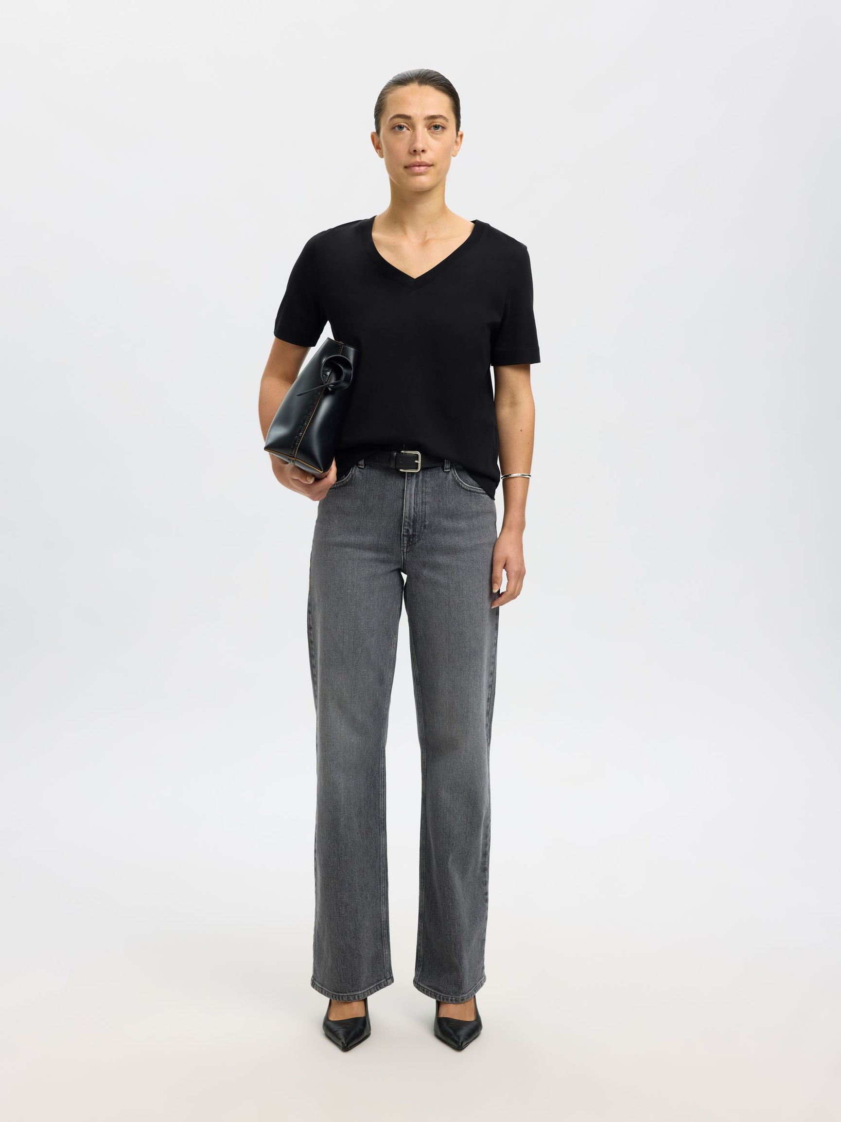 CLASSIC V-NECK T-SHIRT, Black, highres