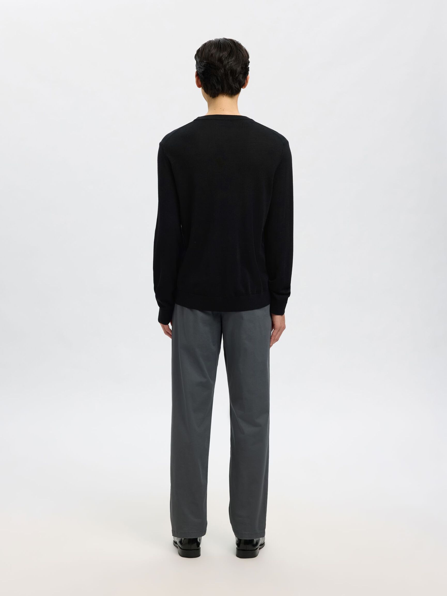 100% MERINO WOOL CREWNECK JUMPER, Black, highres