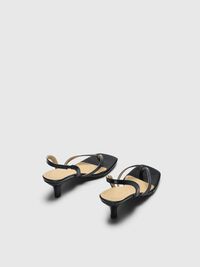 LEDER SANDALEN MIT BREITEN RIEMEN, Black, highres