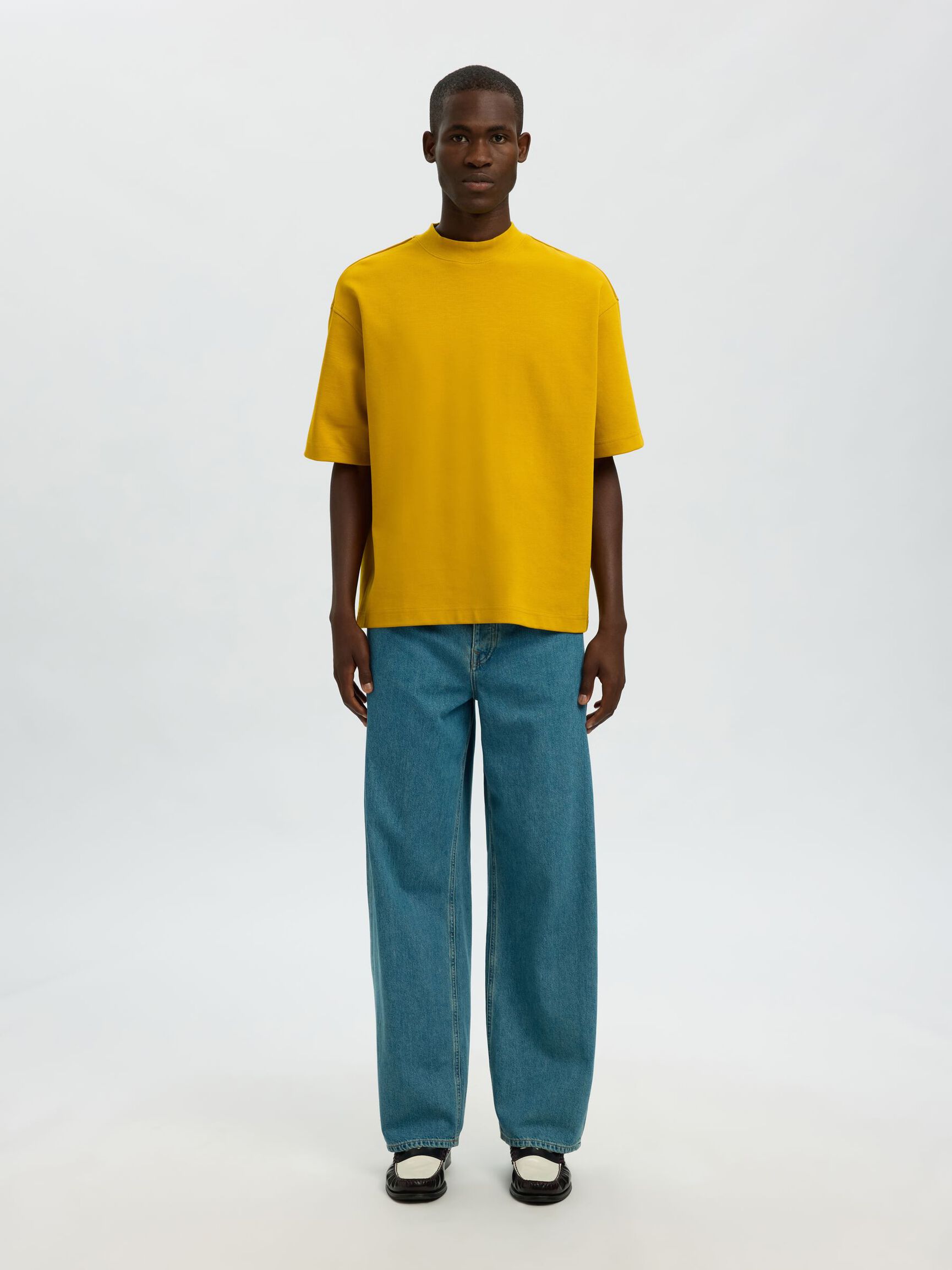 T-SHIRT, Gold Flake, highres