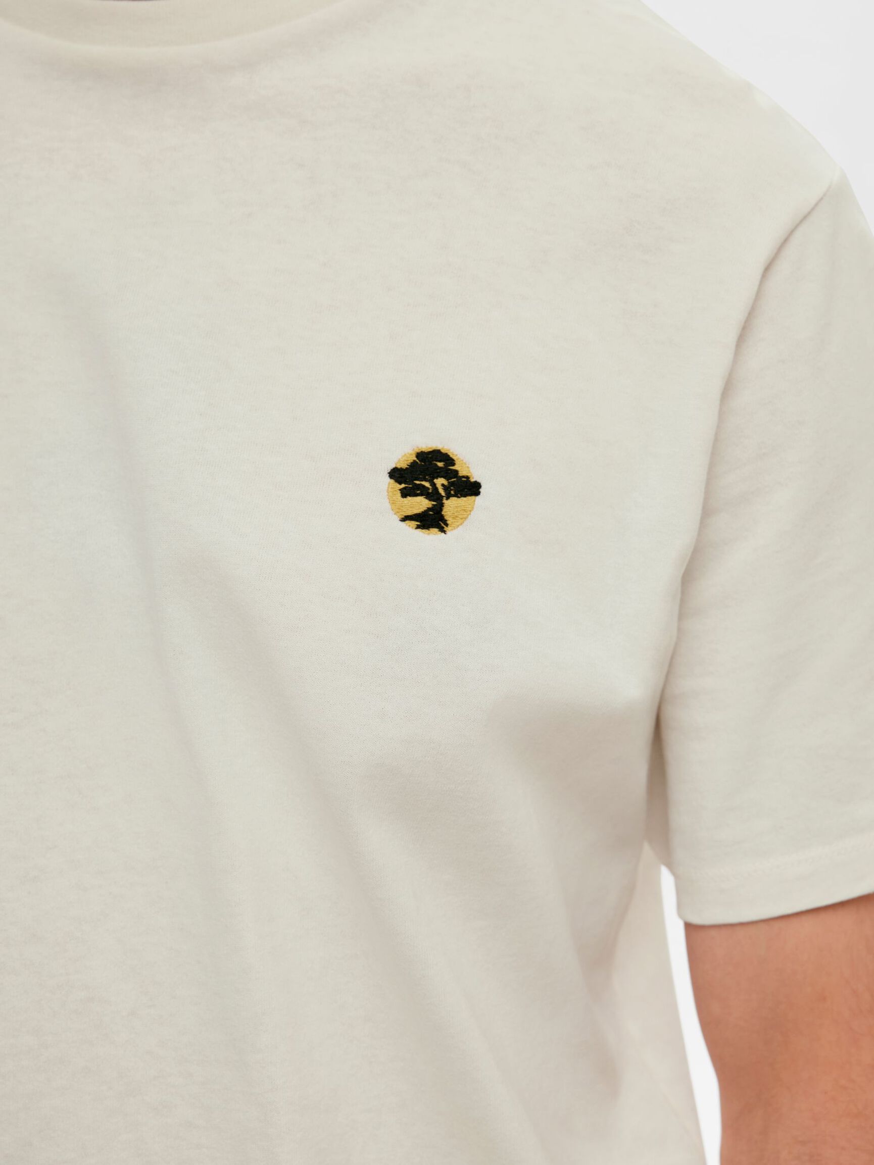 EMBROIDERED T-SHIRT, White Alyssum, highres