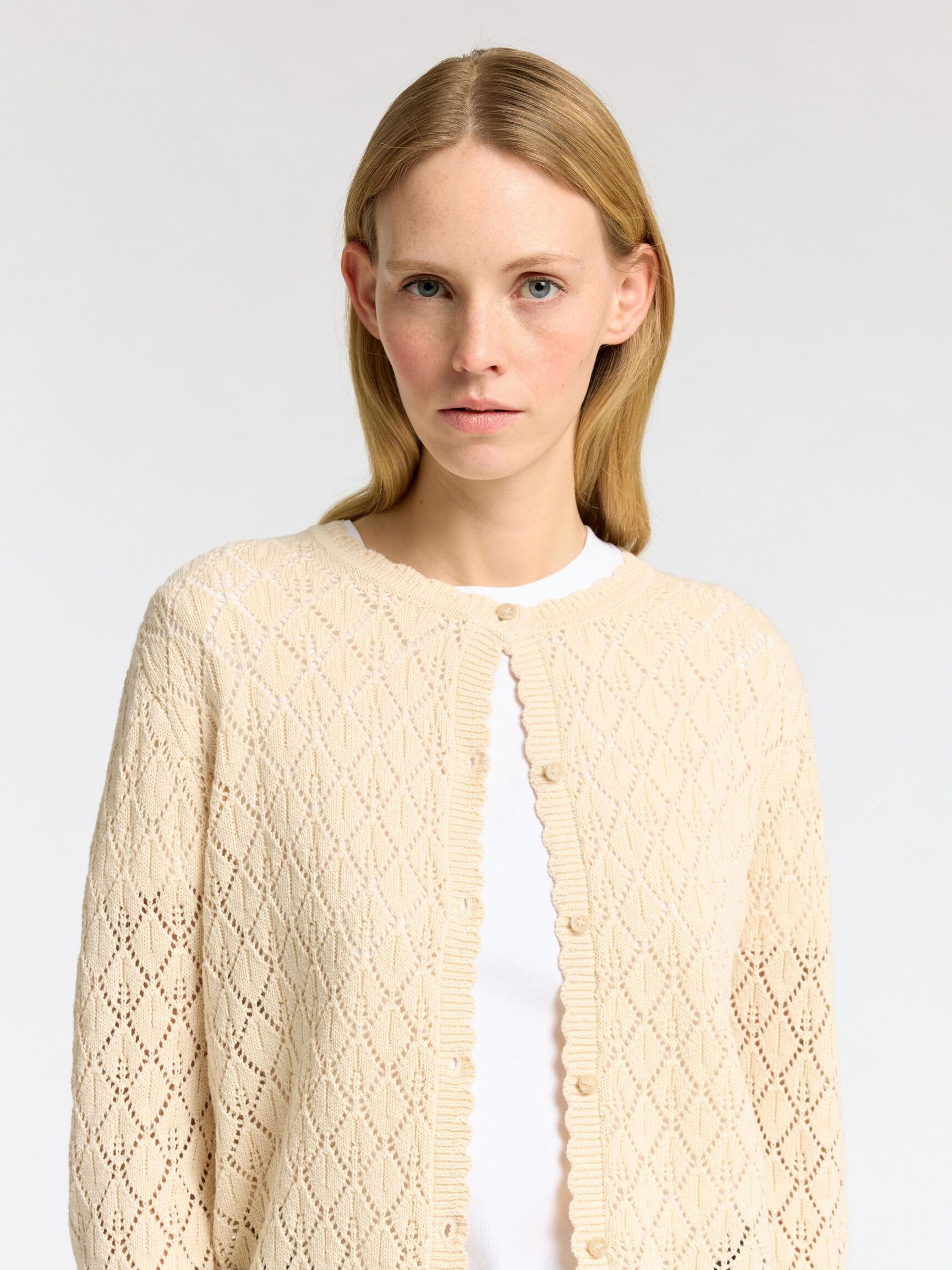 STRUCTURED FIT STRICKJACKE, Birch, highres