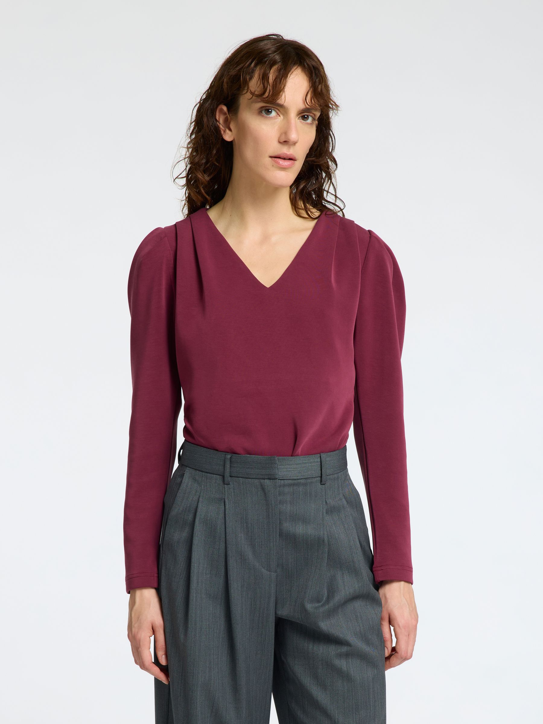 GEDRAPEERD TOP MET V-HALS, Zinfandel, highres