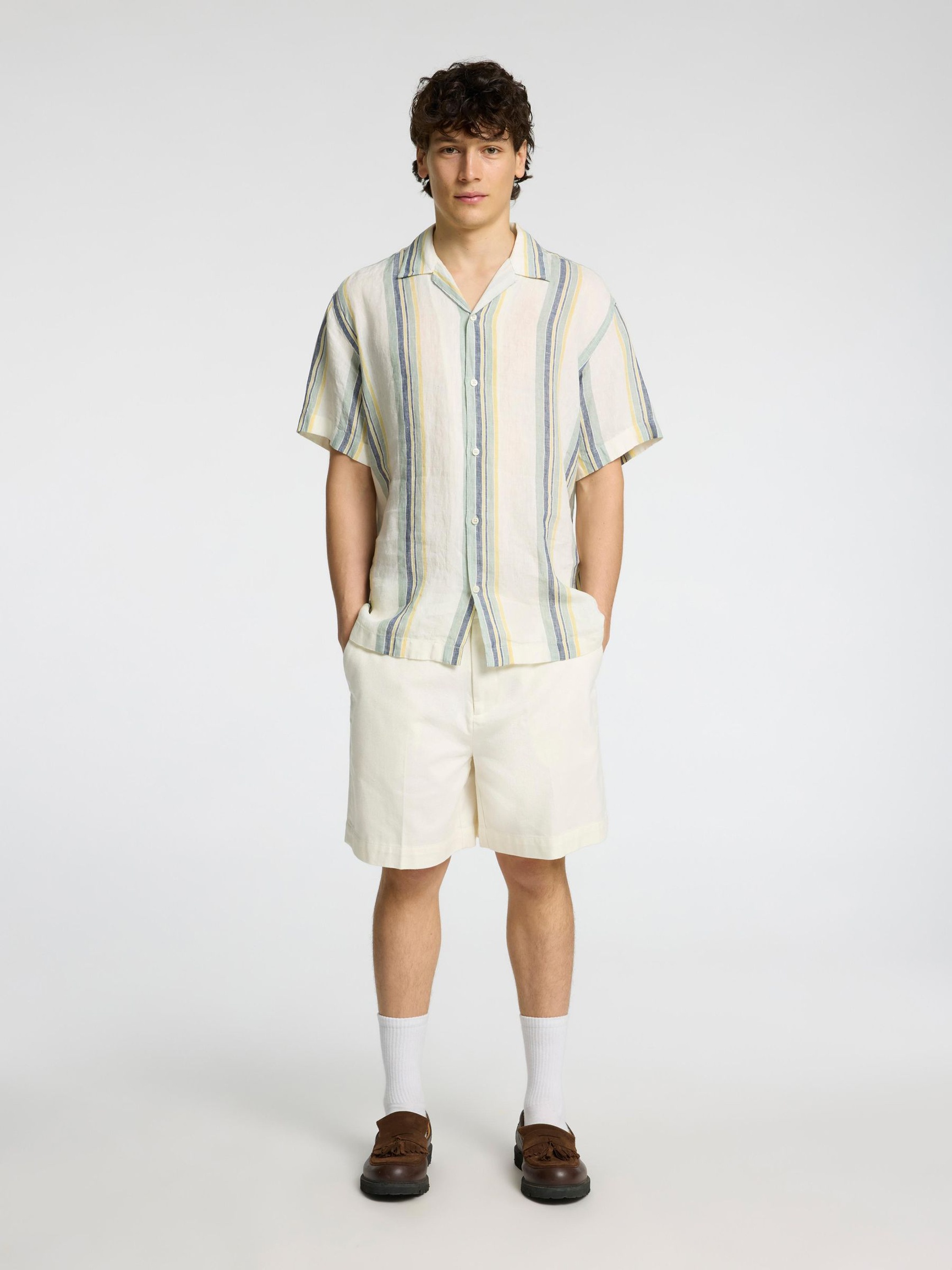 LOOSE FIT CHINO SHORTS, Egret, highres