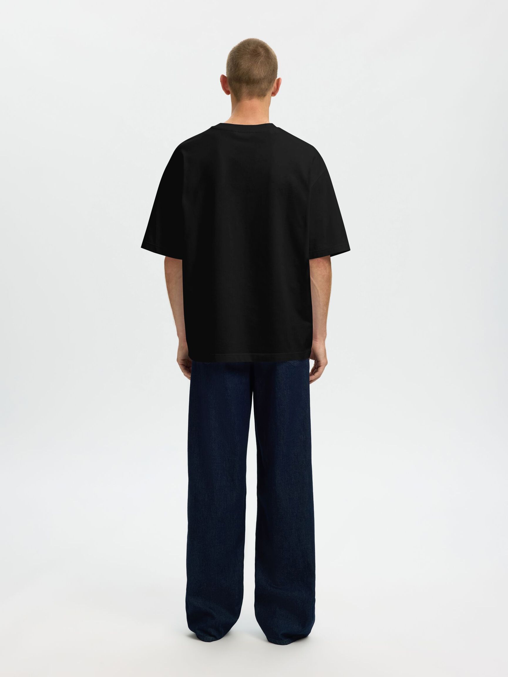 100% BAUMWOLL T-SHIRT MIT RUNDHALSAUSSCHNITT, Black, highres