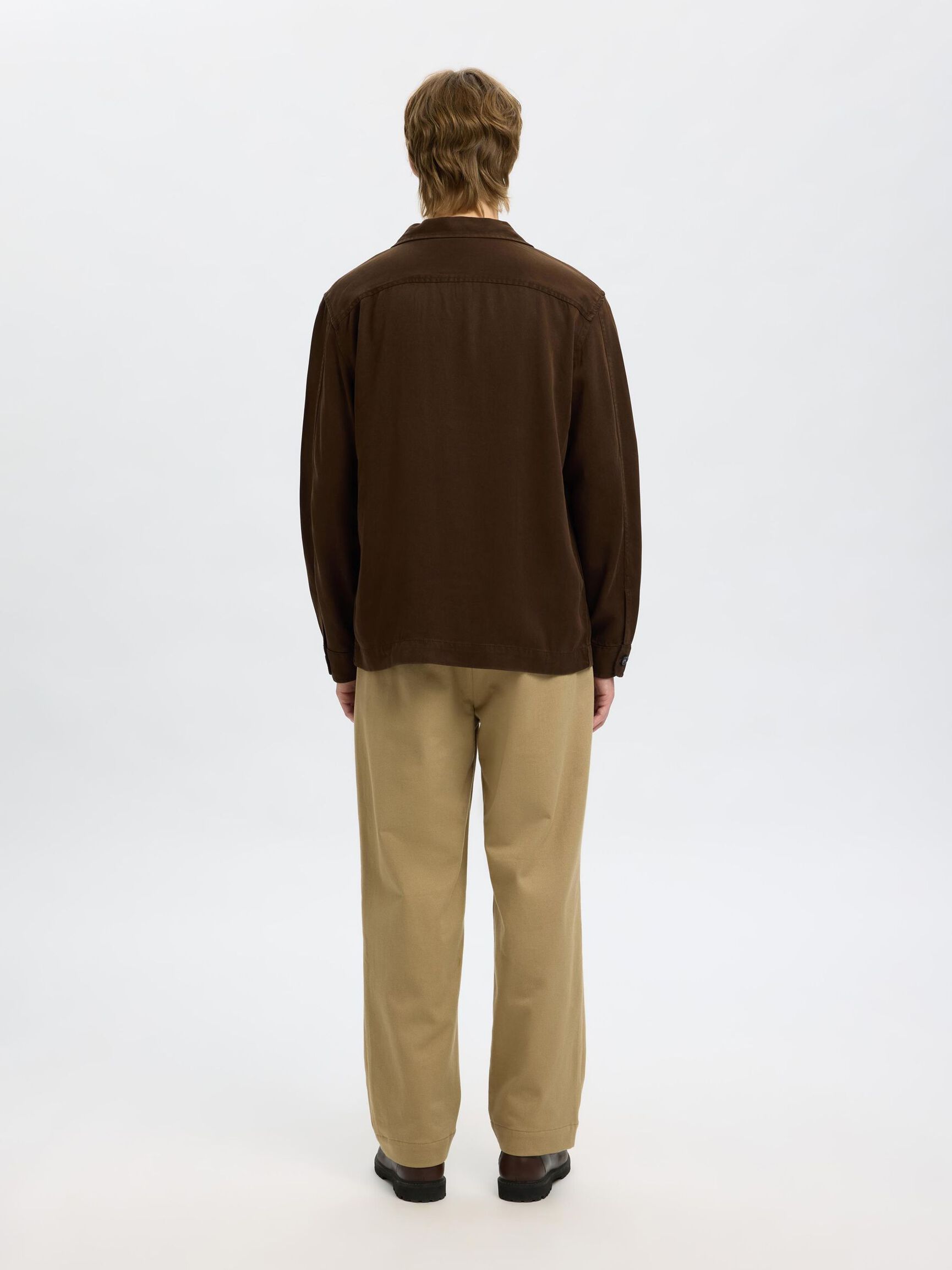 NORMAL PASSFORM ÖVERSKJORTA, Demitasse, highres