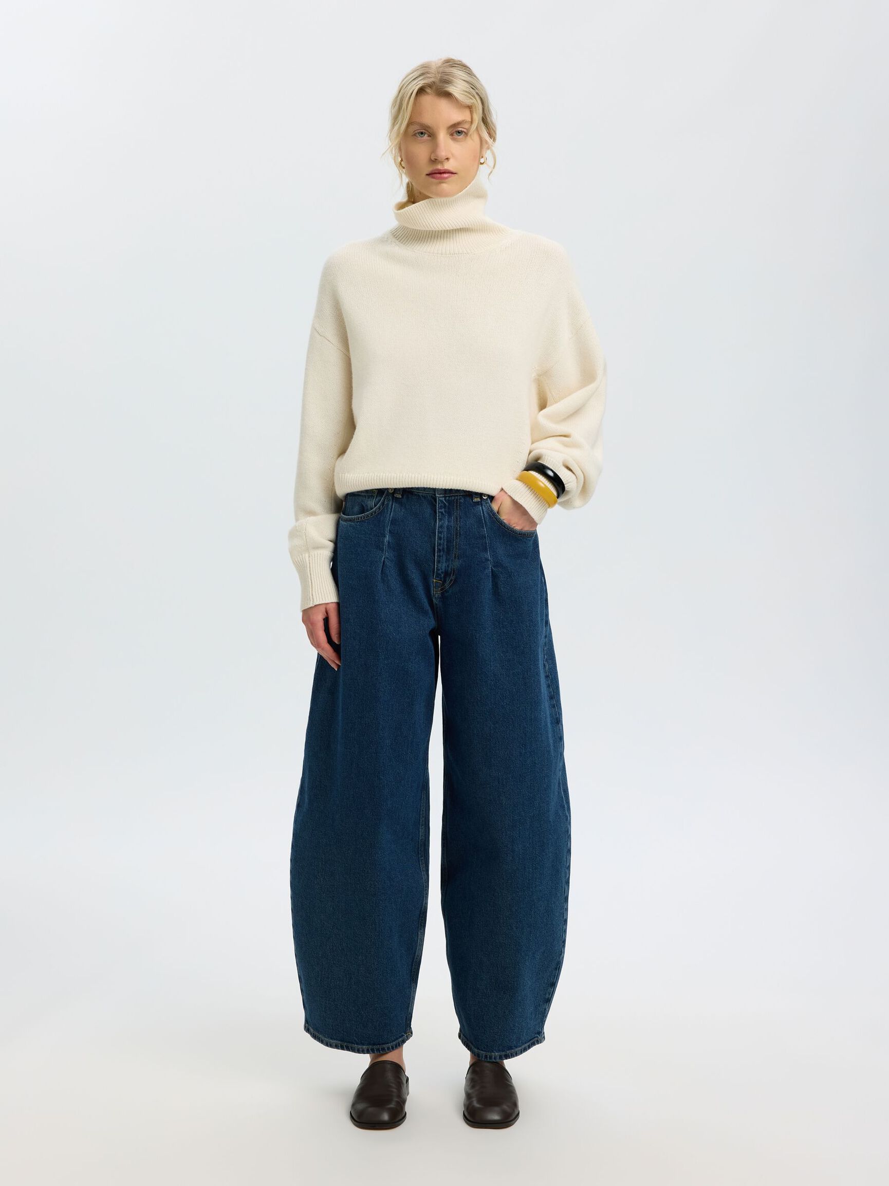 HIGH WAIST BARREL FIT JEANS, Medium Blue Denim, highres