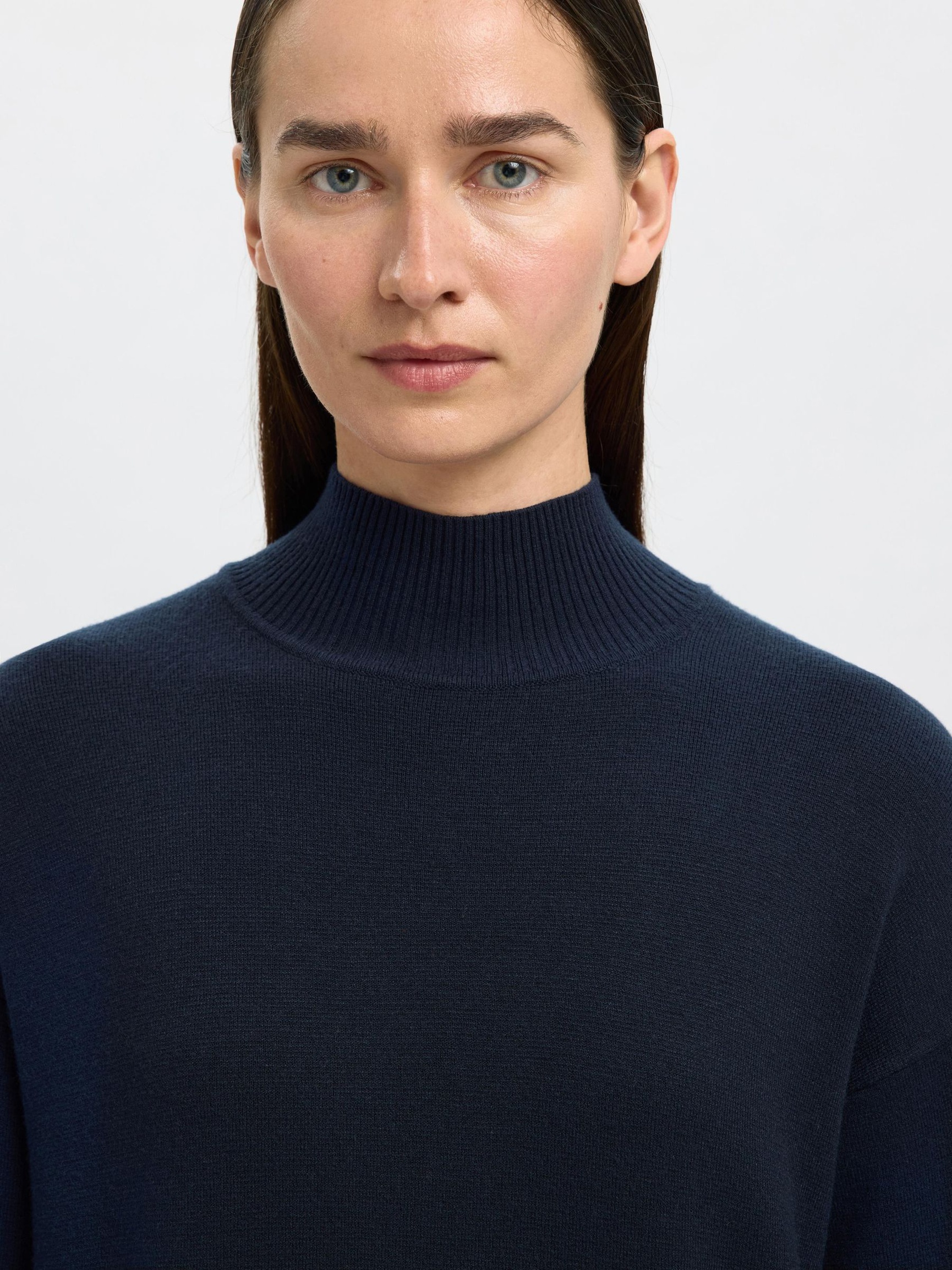 MAXILÅNG STICKAD KLÄNNING, Dark Sapphire, highres