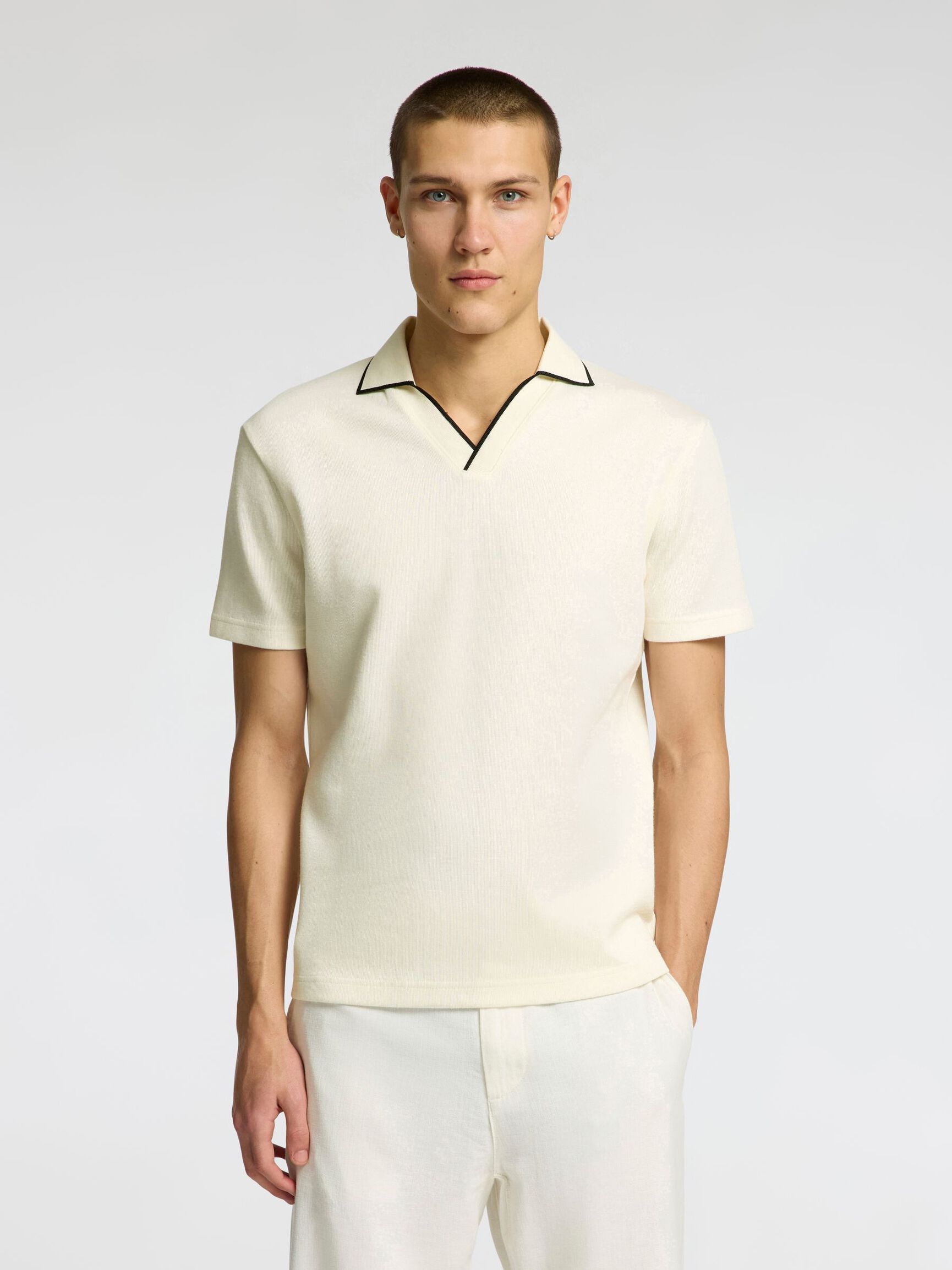 BAUMWOLLMIX V-AUSSCHNITT POLO SHIRT, Egret, highres