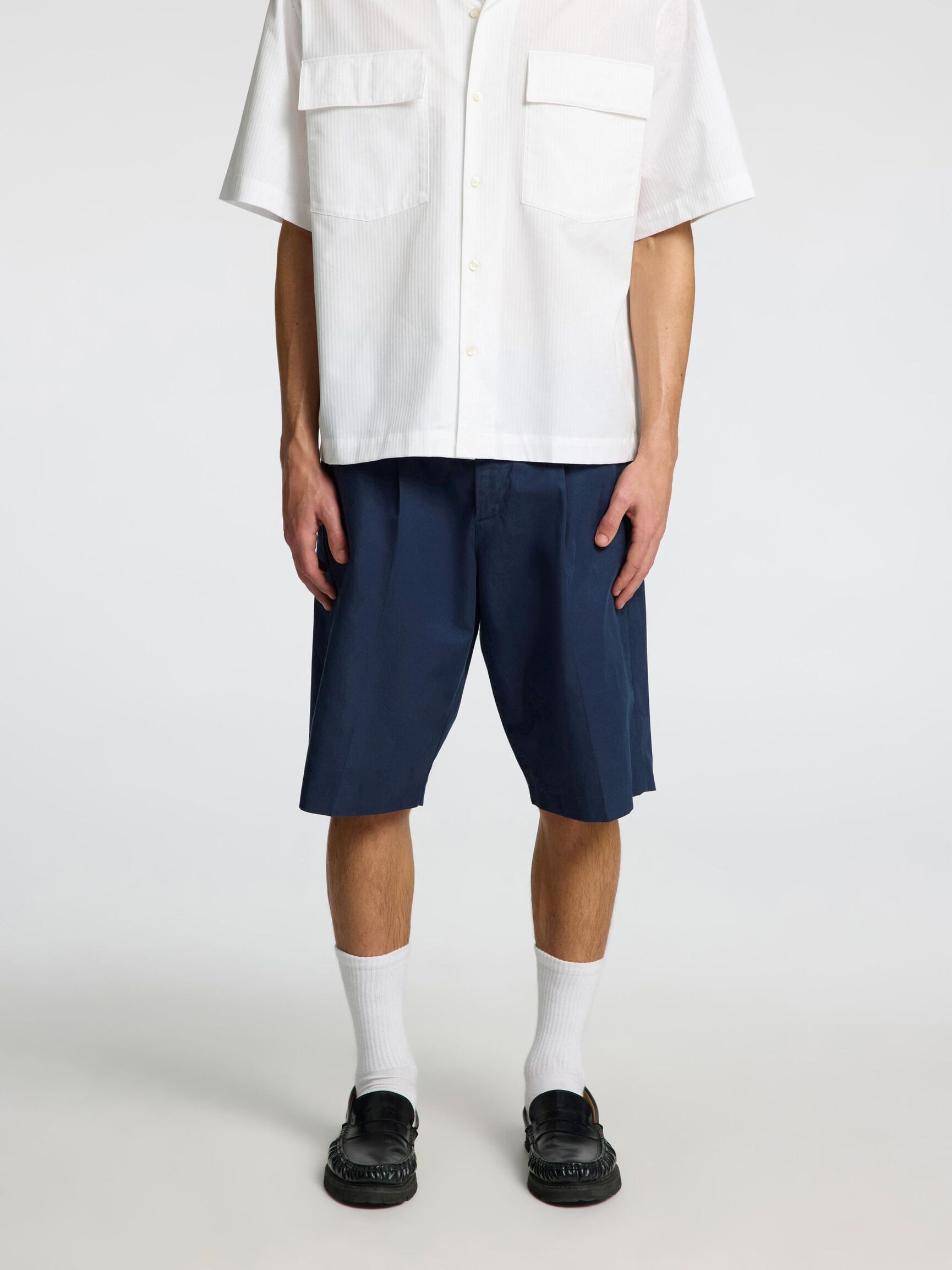 LOOSE FIT CHINO SHORTS, Outer Space, highres
