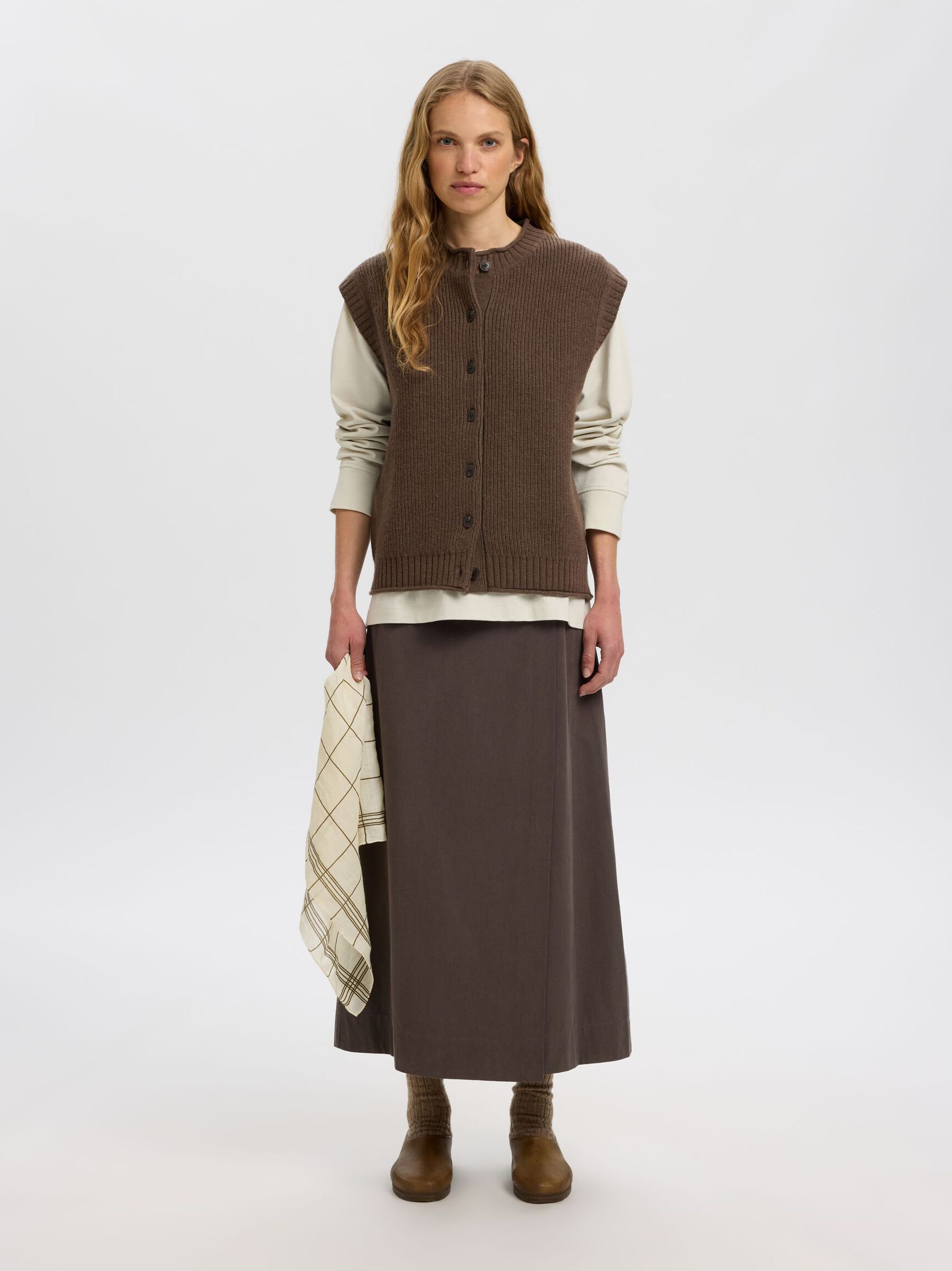 WOOL KNITTED VEST, Turkish Coffee, highres