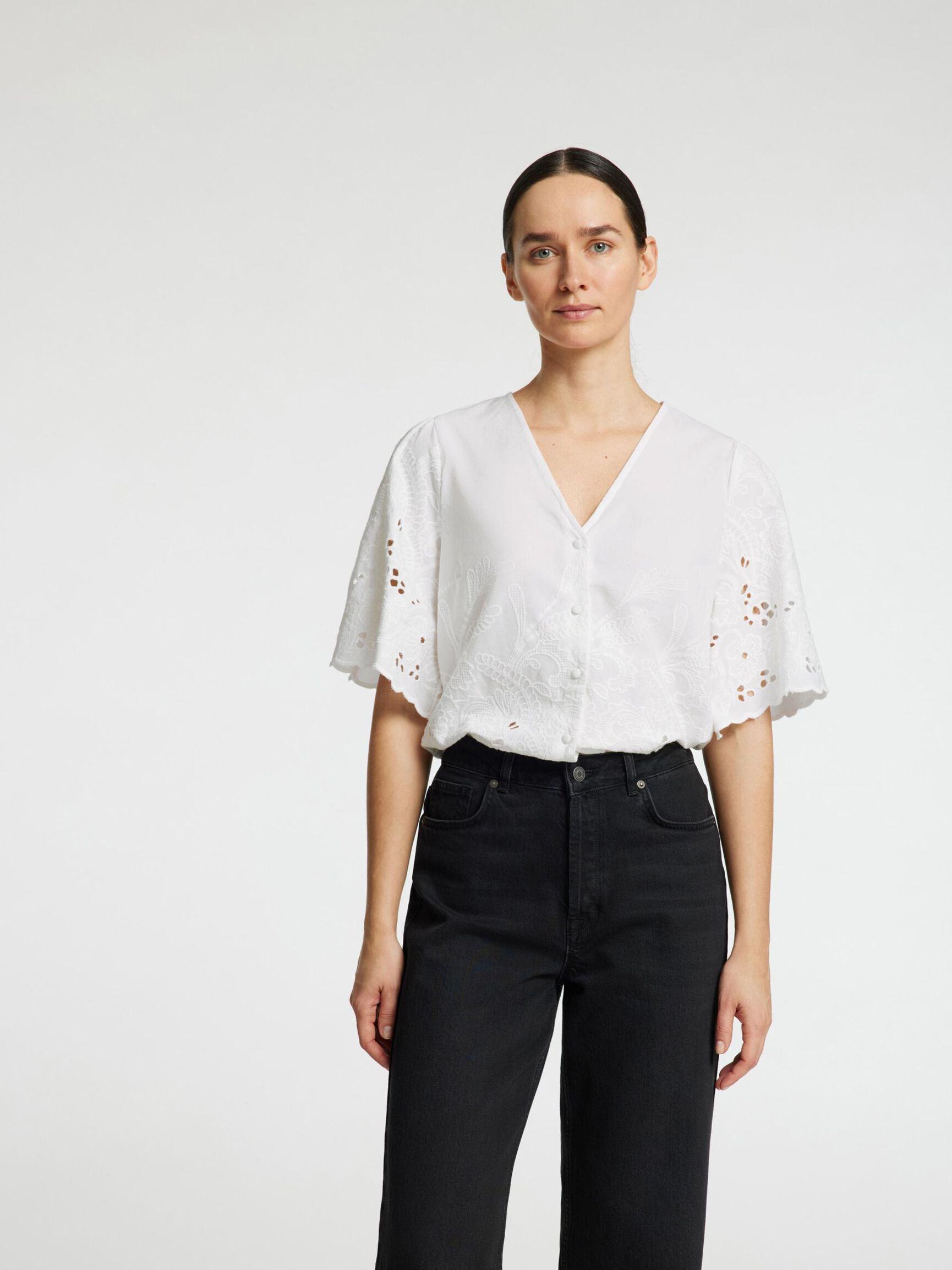 EMBROIDERED SHORT SLEEVED SHIRT, Bright White, highres
