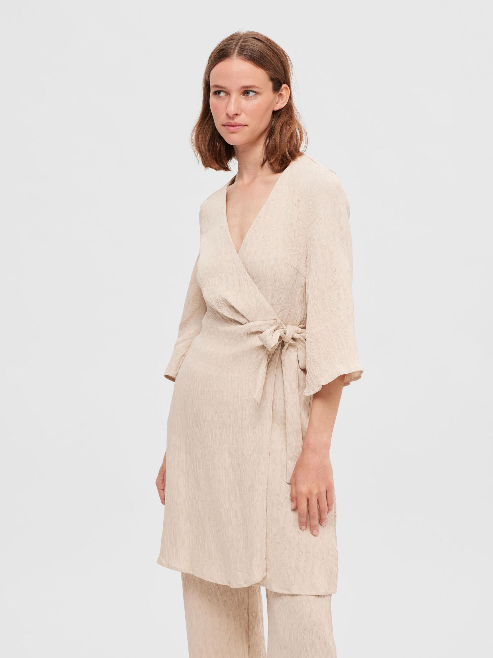 PLISSÉ WRAP DRESS, Sandshell, highres