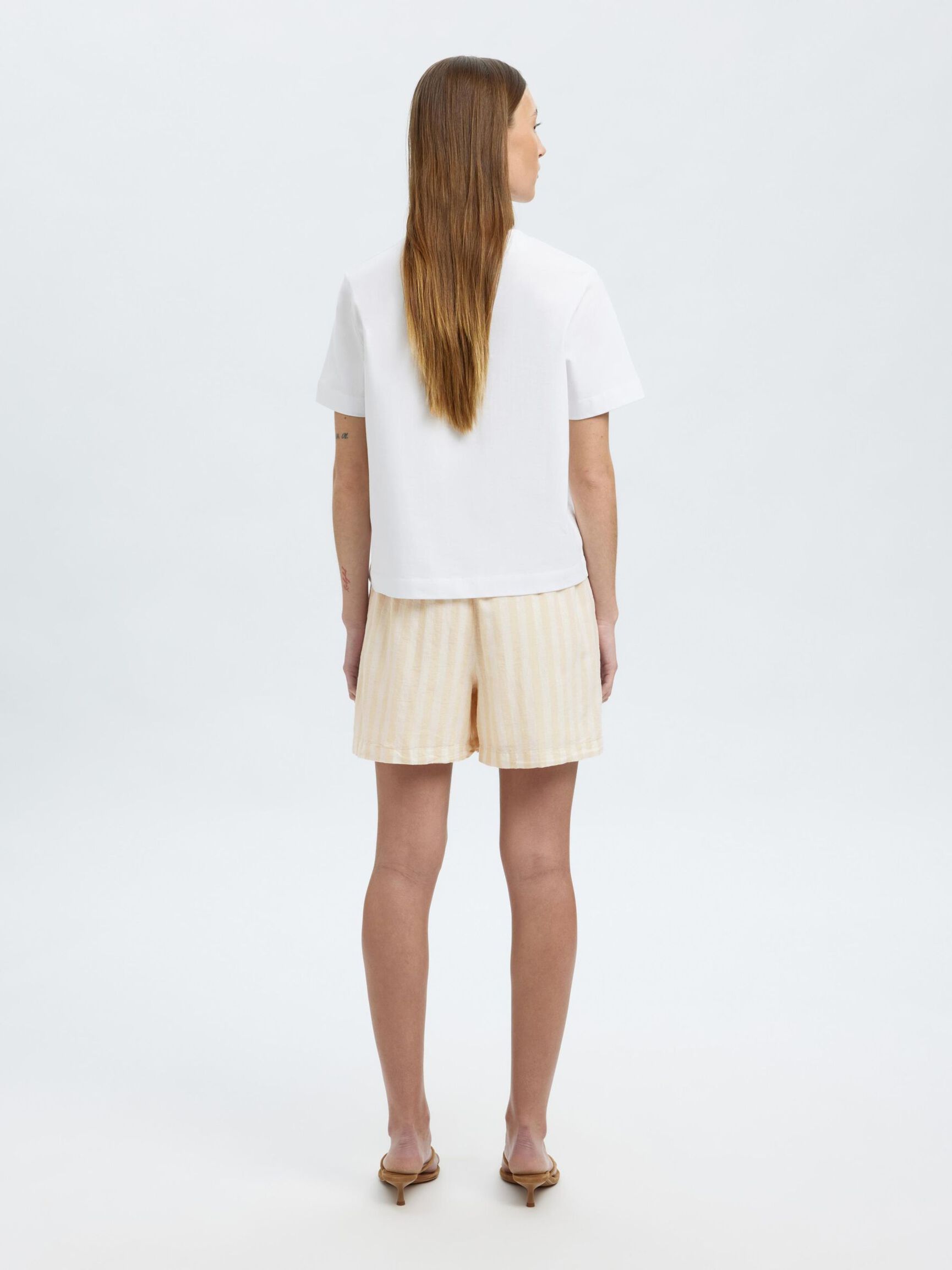 NORMALHÖGA SHORTS I LINNEBLANDNING, Sandshell, highres