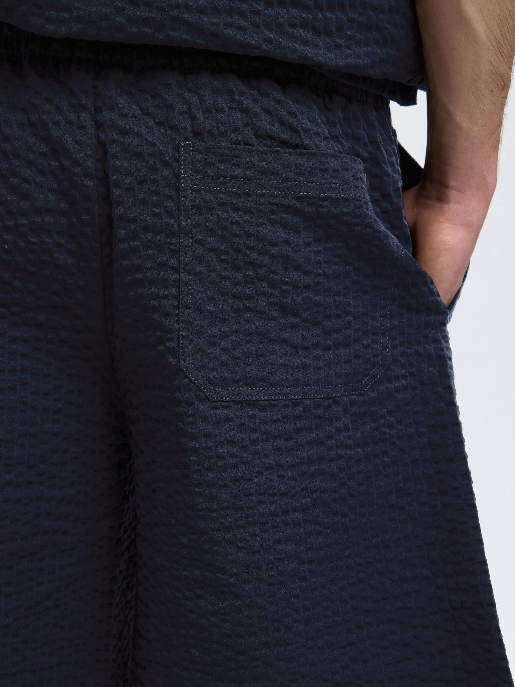 SEERSUCKER SHORTS, Sky Captain, highres
