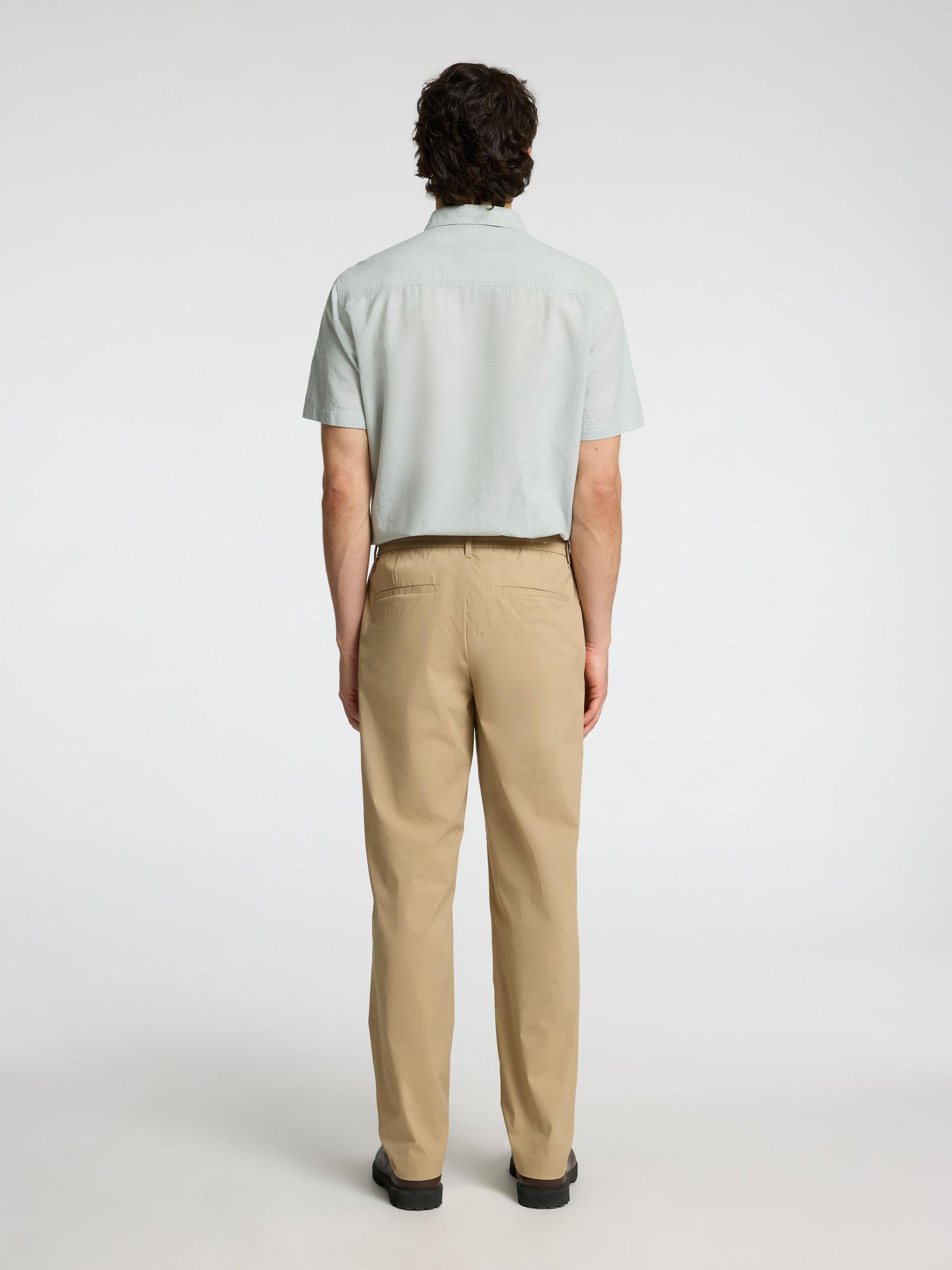 190 COUPE CLASSIQUE PANTALON À COUPE EFFILÉE, Chinchilla, highres