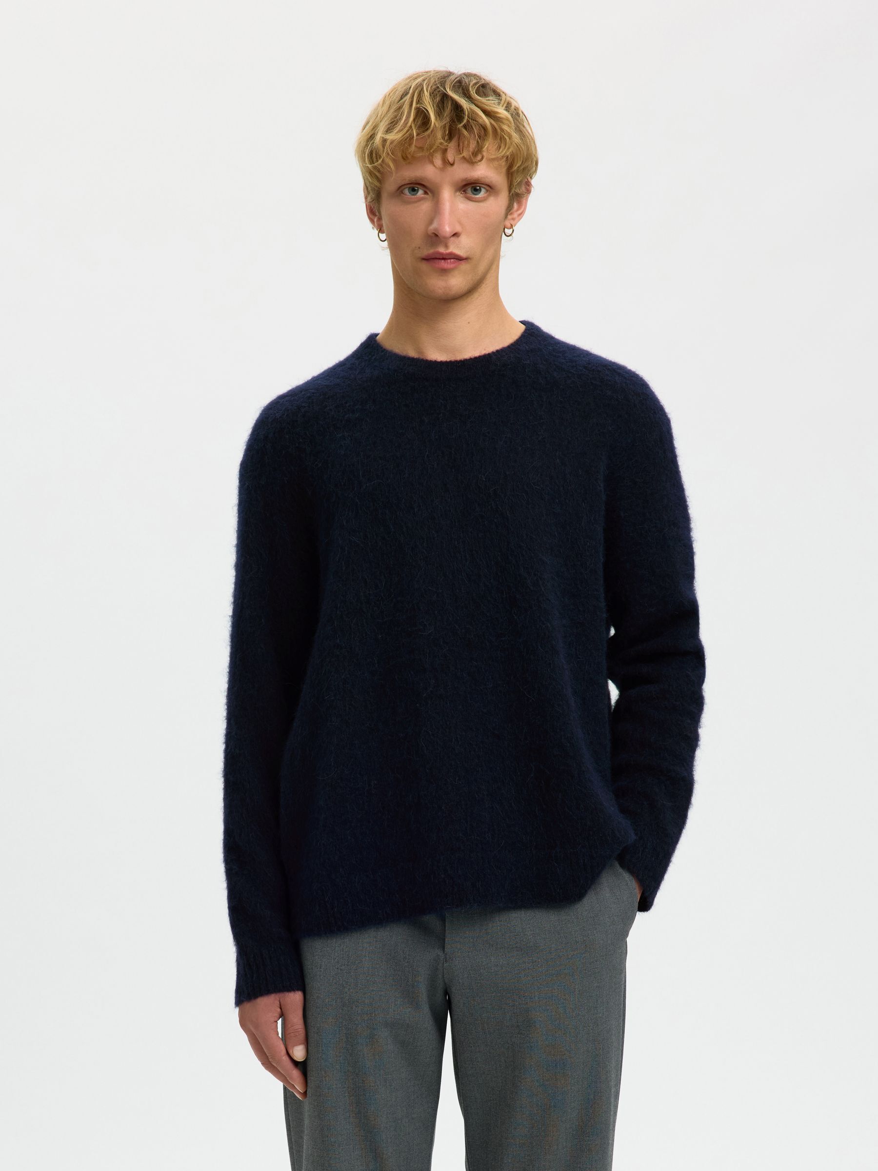 COUPE DÉCONTRACTÉE PULL EN MAILLE, Sky Captain, highres