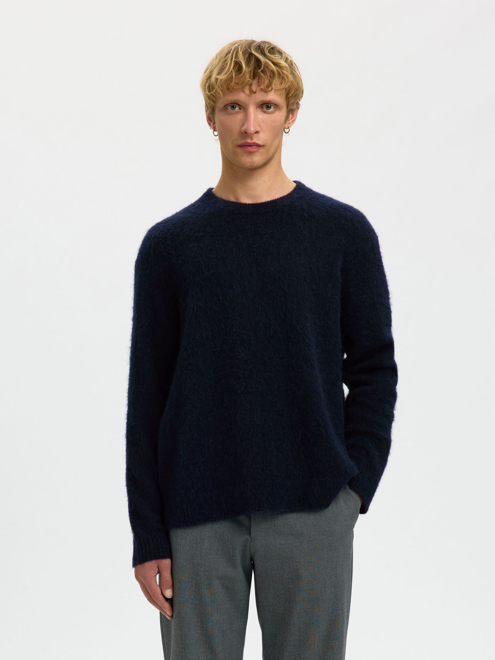 COUPE DÉCONTRACTÉE PULL EN MAILLE, Sky Captain, highres