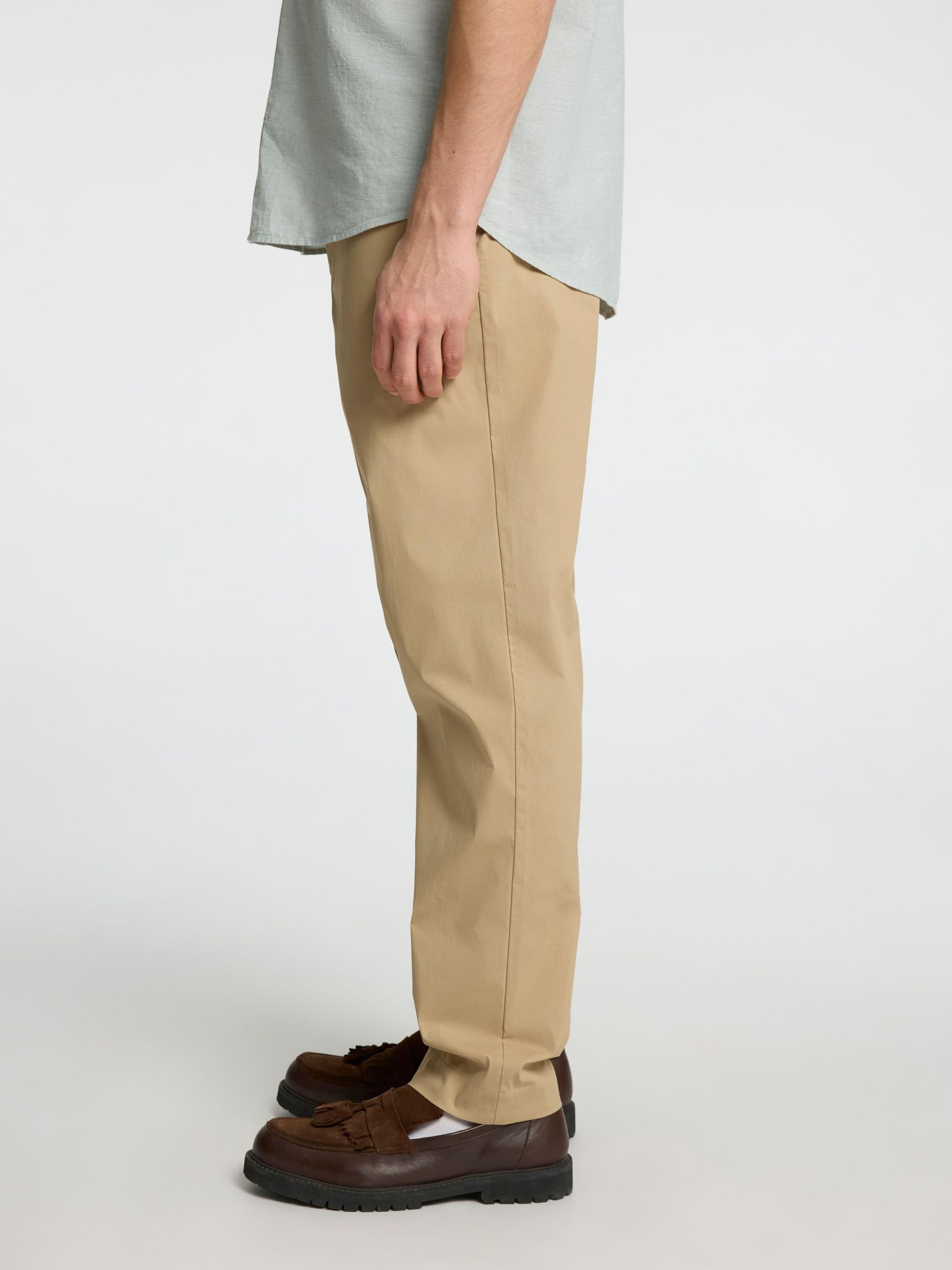 190 COUPE CLASSIQUE PANTALON À COUPE EFFILÉE, Chinchilla, highres