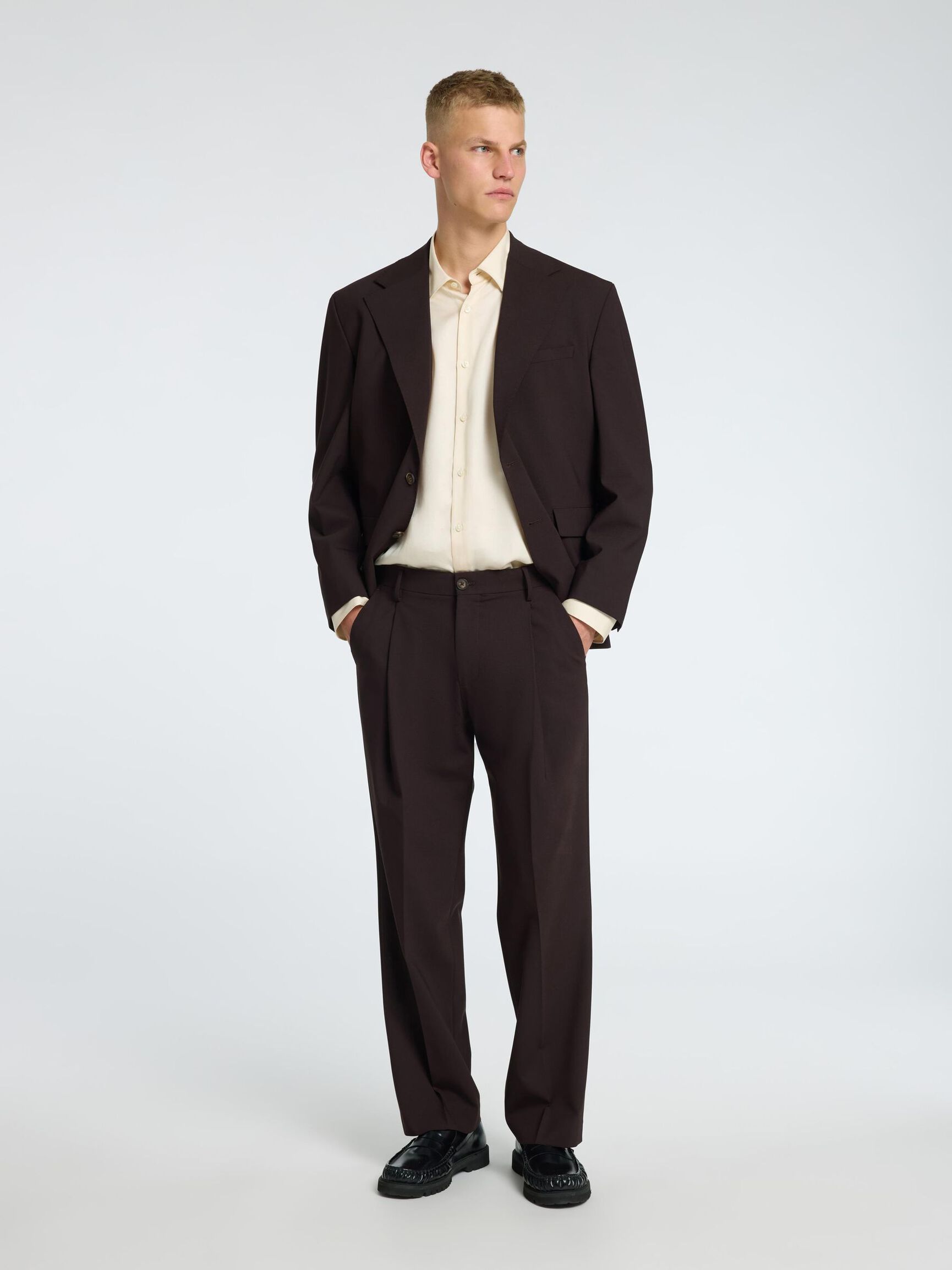 WOOL BLEND PLEATED LOOSE-FIT TROUSERS, Demitasse, highres