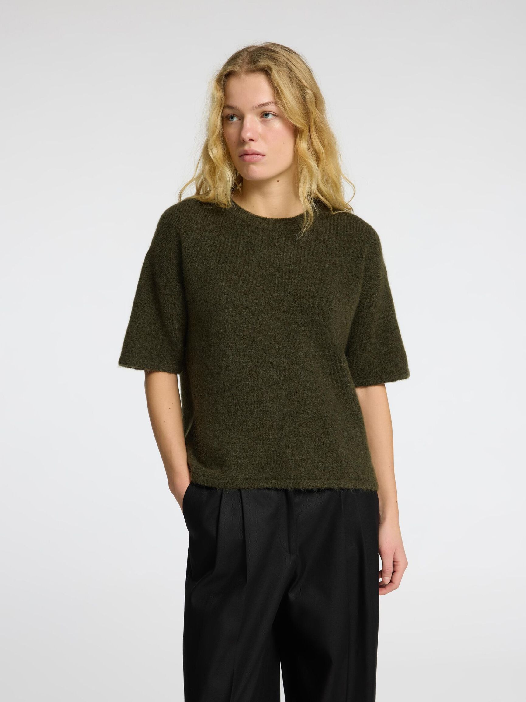 KORTÆRMET ULDBLANDING TOP, Kalamata, highres