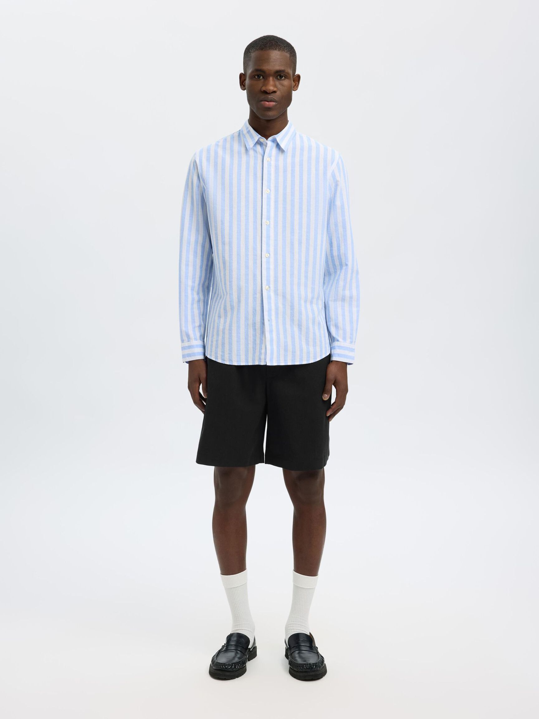 CORTE HOLGADO SHORTS, Black, highres