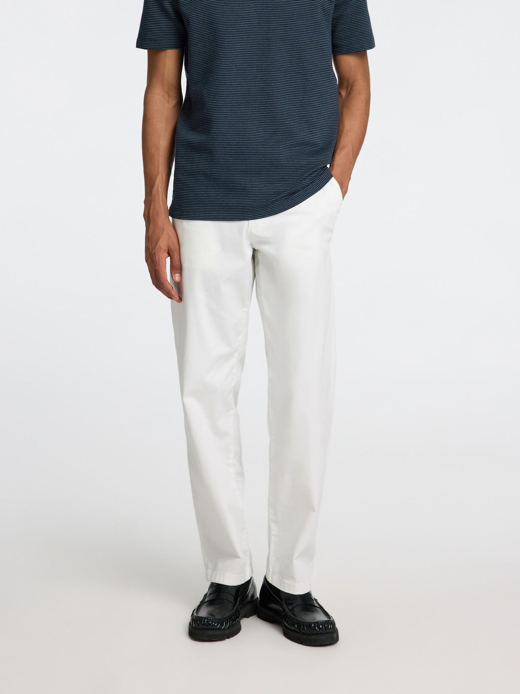 196 JAMBE DROITE CHINOS, Cloud Dancer, highres