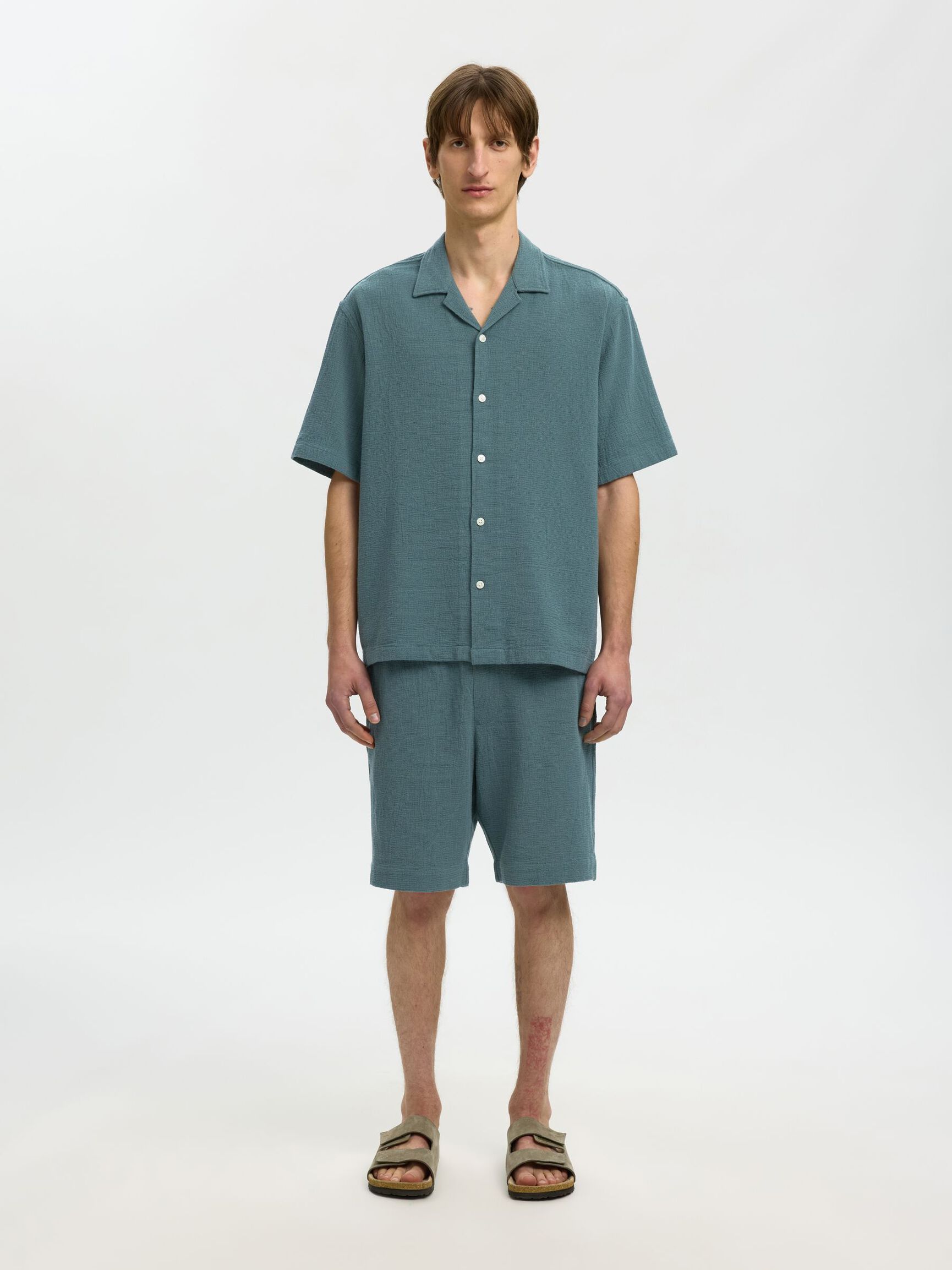 REGULAR FIT SHORTS, Balsam Green, highres