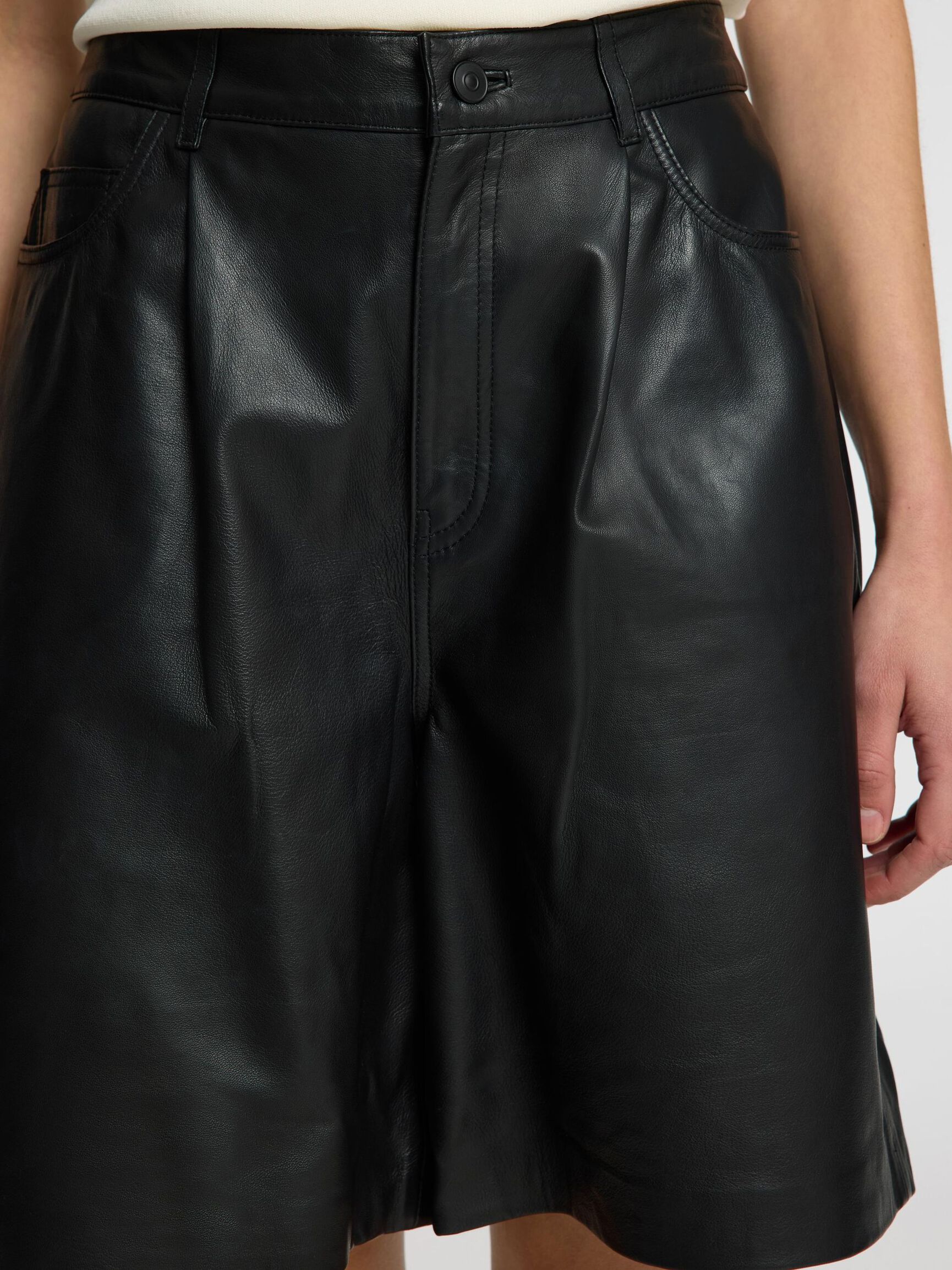 HIGH WAIST LEDERSHORTS, Black, highres