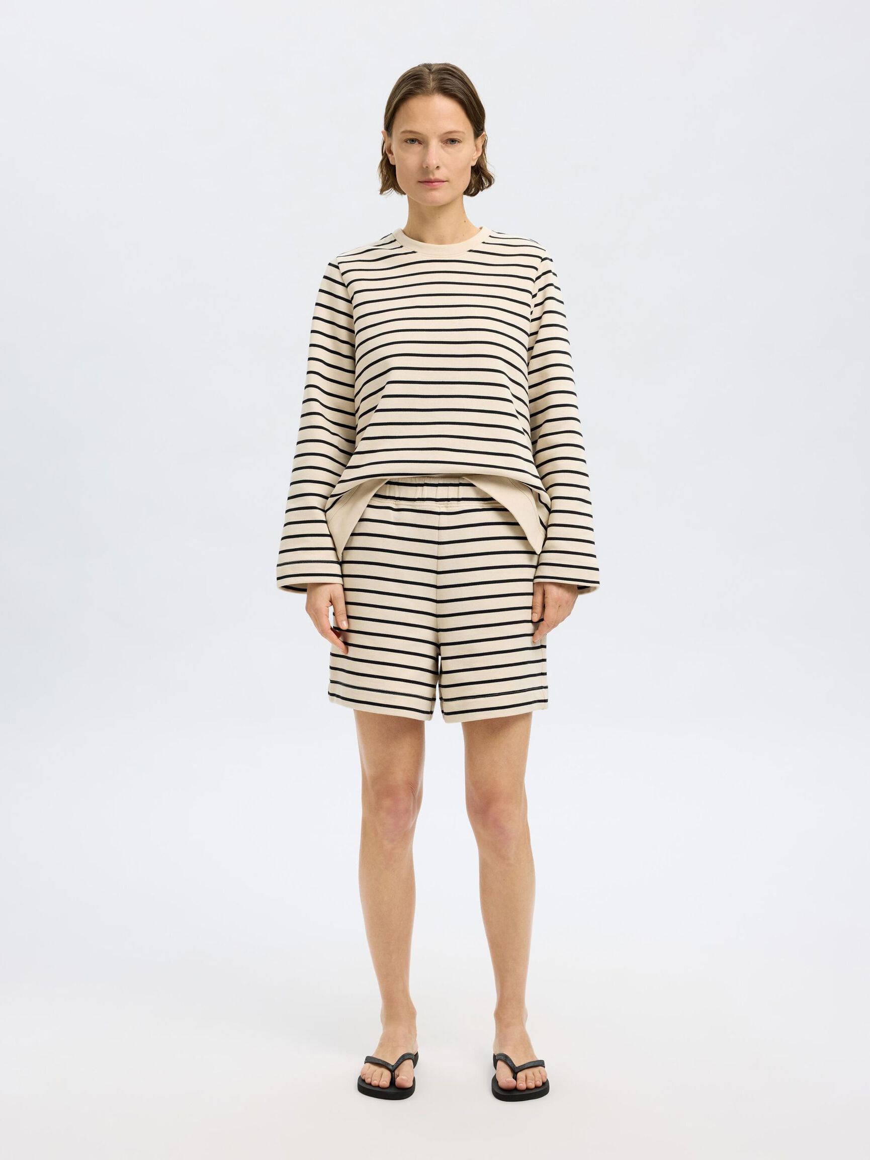 GESTREEPT HIGH-WAIST SHORT, Black, highres