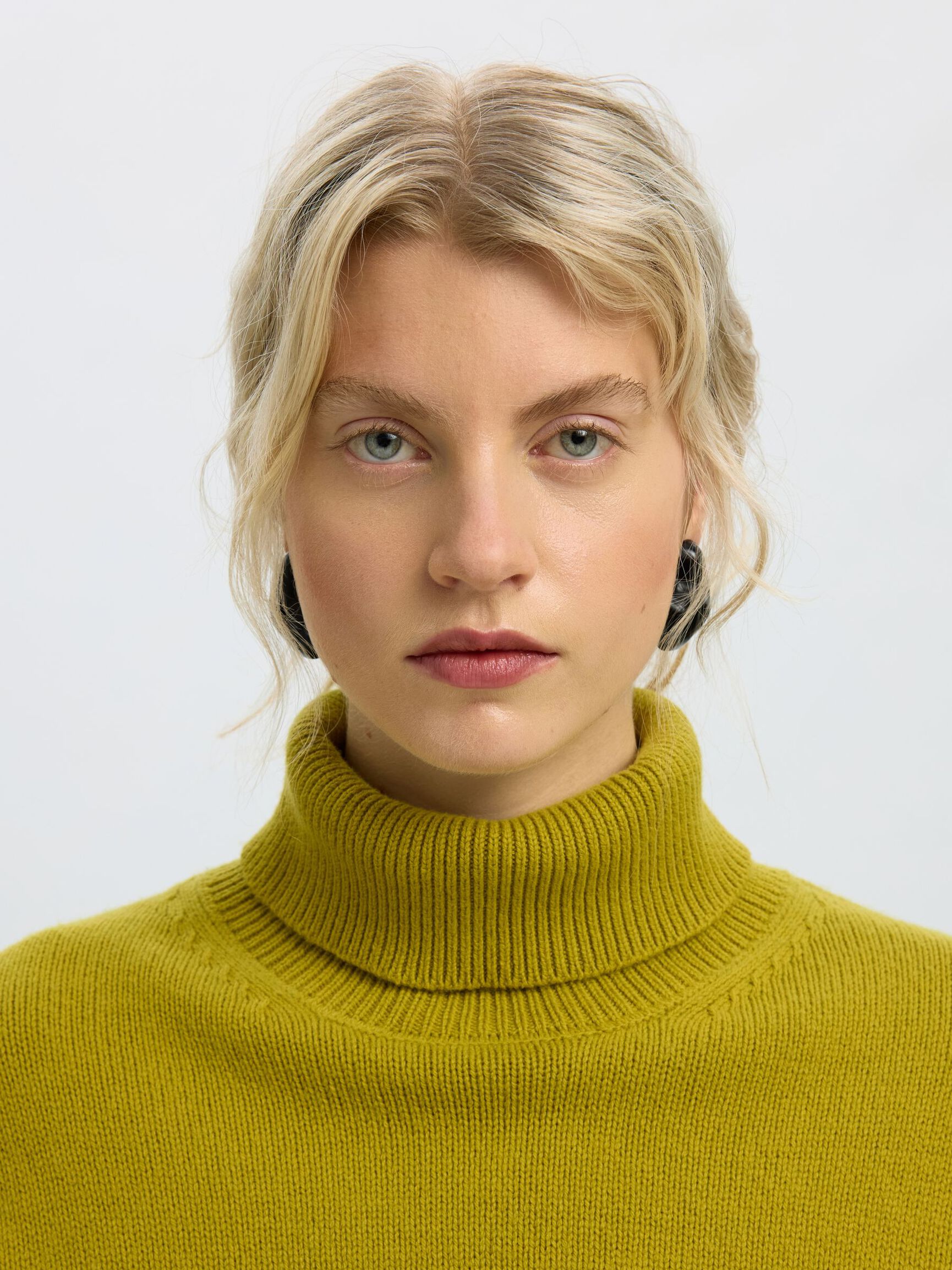 WOOL BLEND TURTLENECK, Avocado Oil, highres