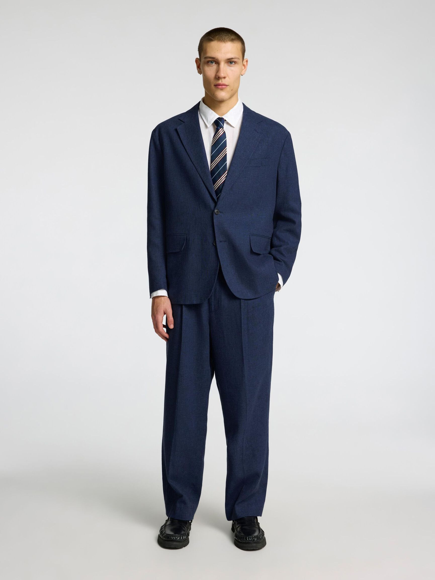TAILORED LINEN BLEND LOOSE-FIT TROUSERS, Outer Space, highres