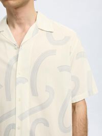 PRINTED SHORT SLEEVED SHIRT, Egret, highres