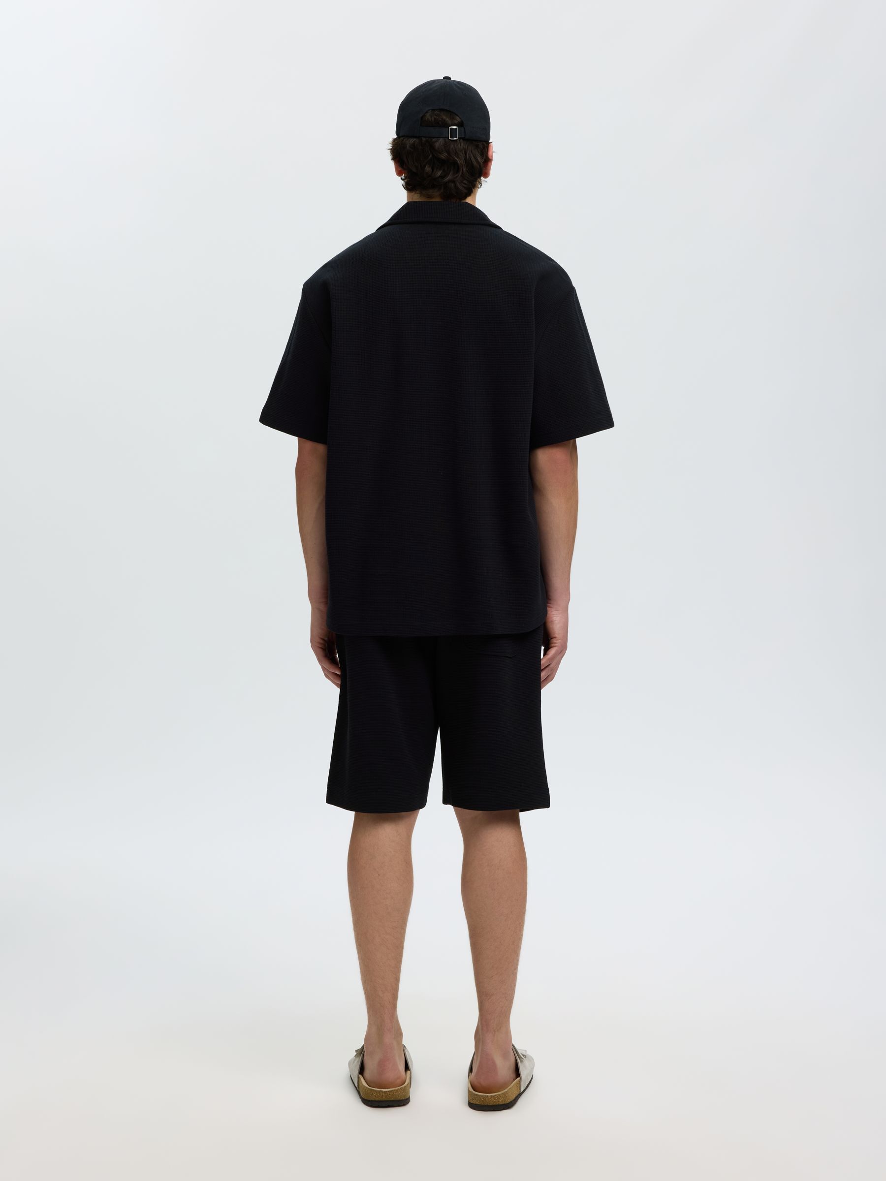 AVSLAPPNAD PASSFORM ÖVERSKJORTA, Black, highres