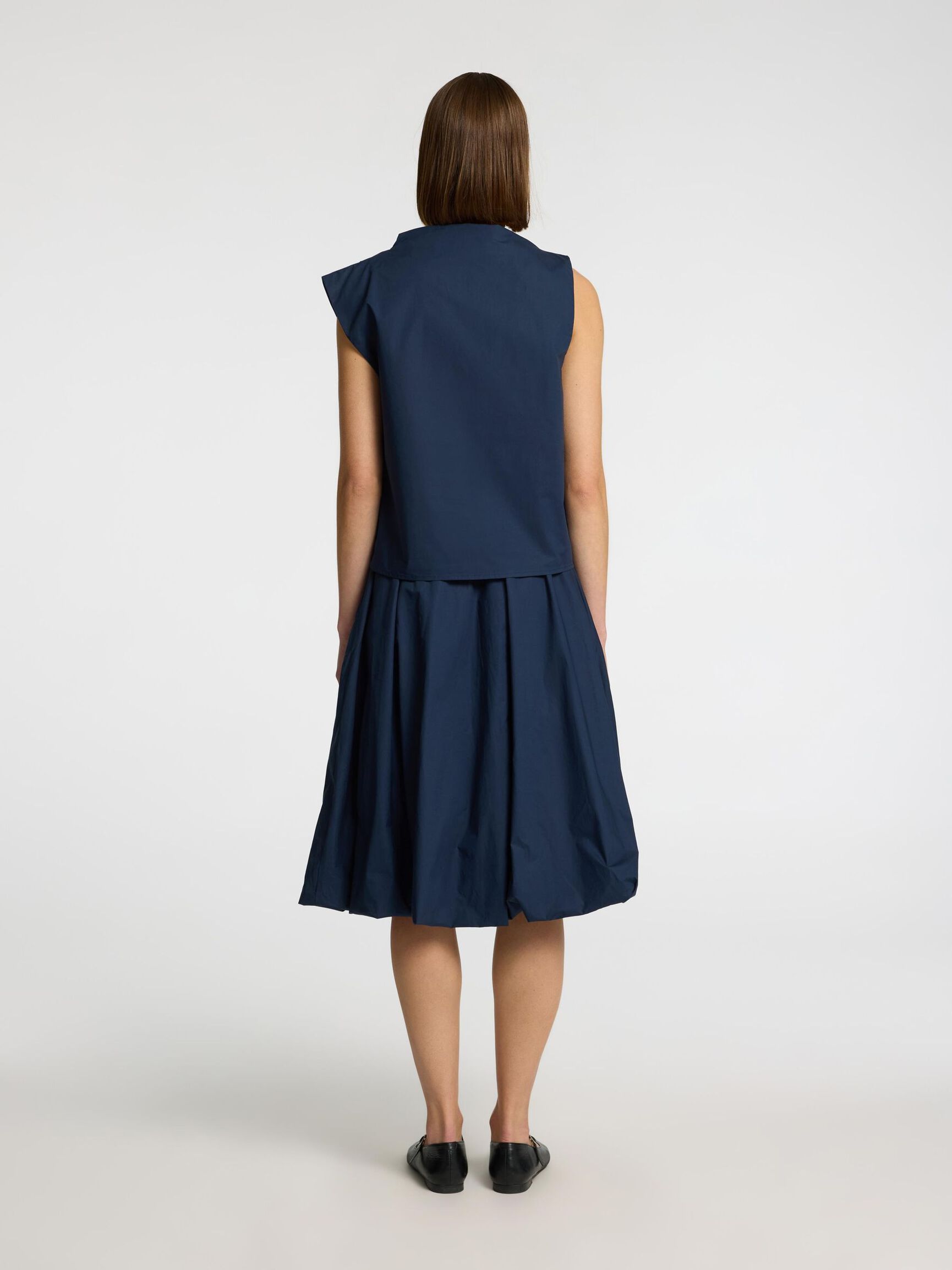 PLEATED SLEEVELESS TOP, Outer Space, highres