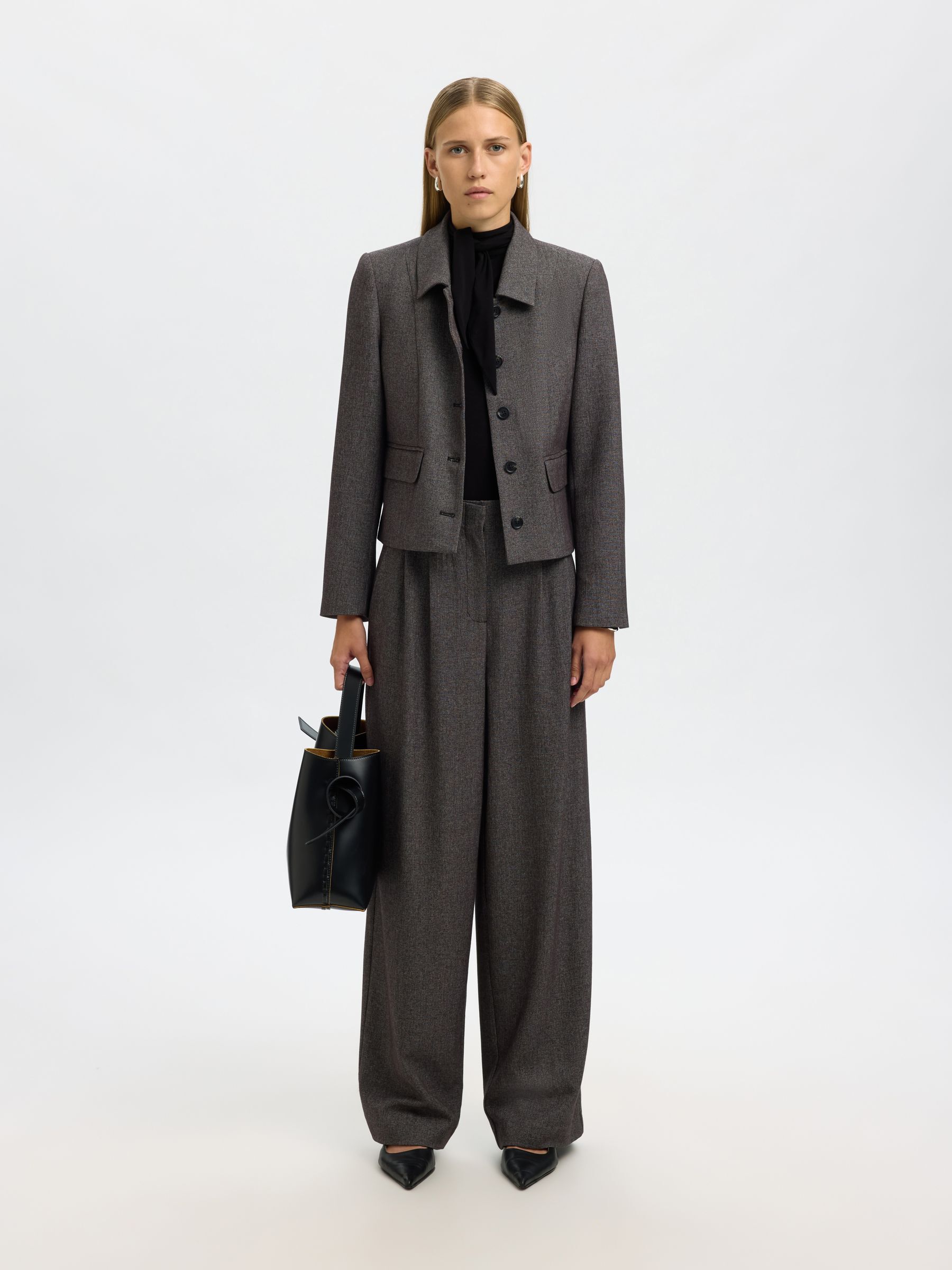 HOGE KRAAG TOP MET LANGE MOUWEN, Black, highres