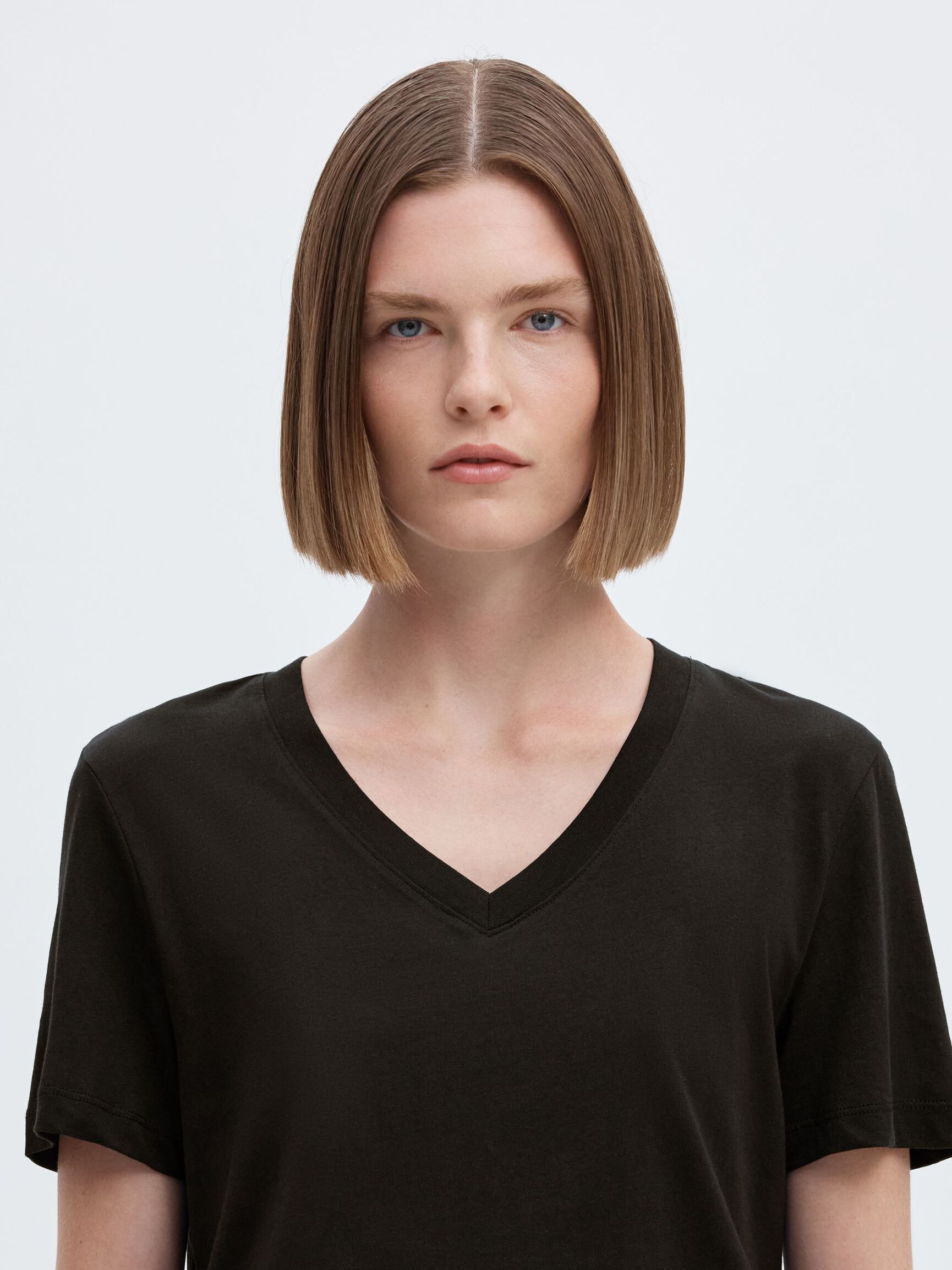 CLASSIC V-NECK T-SHIRT, Black, highres