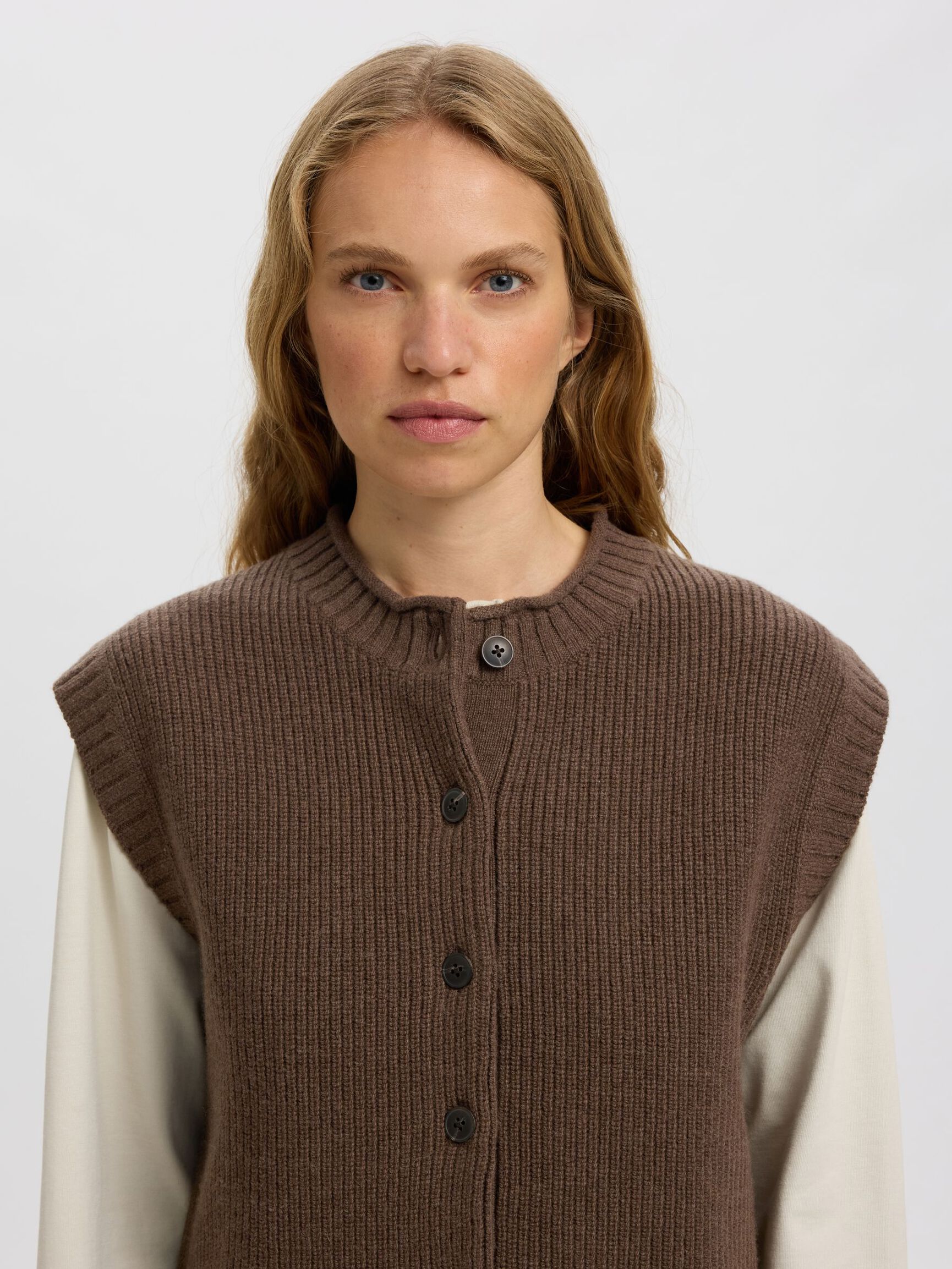 WOOL KNITTED VEST, Turkish Coffee, highres