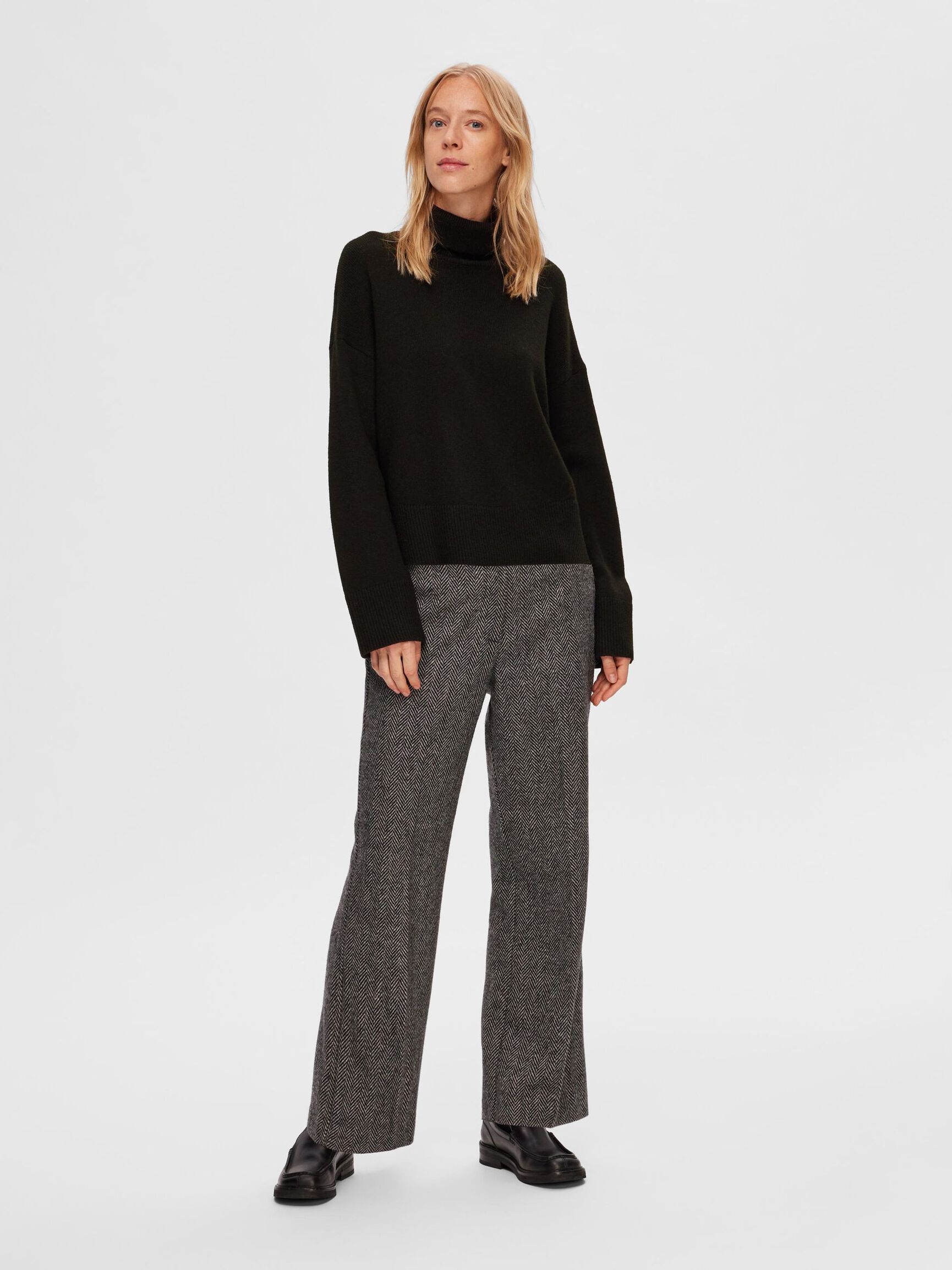 ULLBLANDING RULLEHALS GENSER, Black, highres