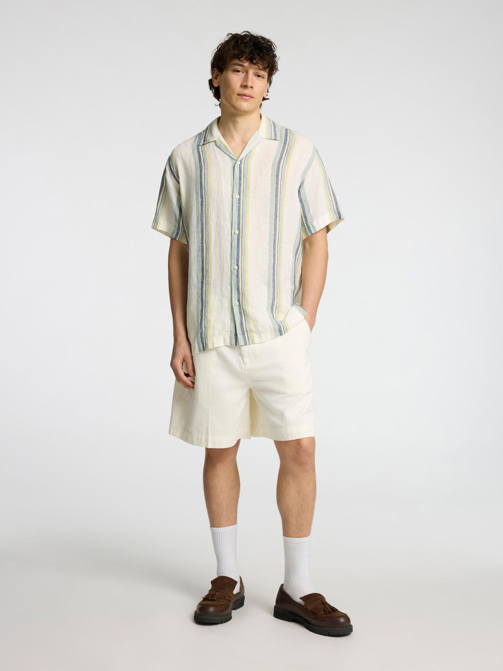 100% LINEN SHORT SLEEVED SHIRT, Egret, highres