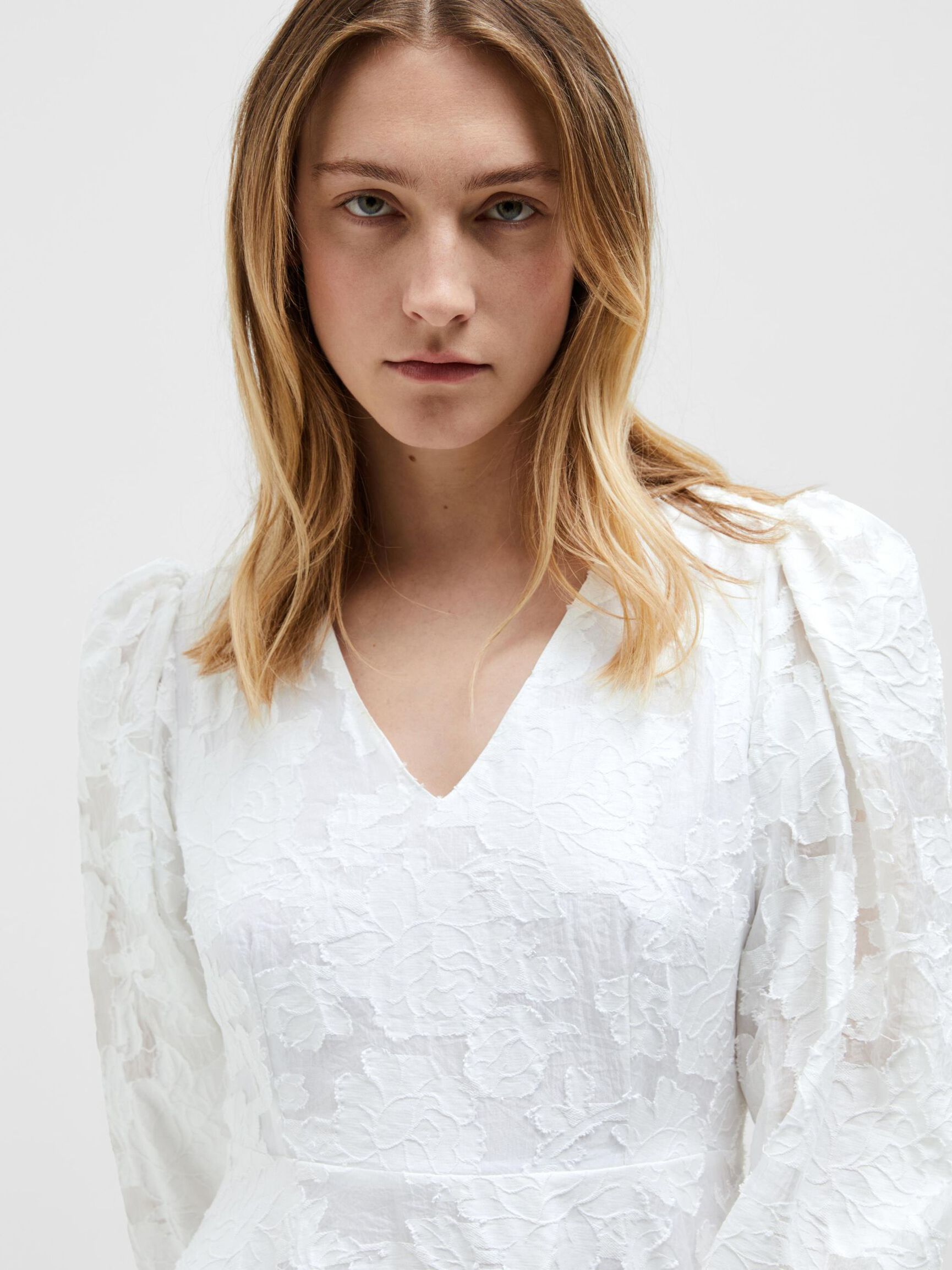 GEBLÜMTES LANGARM MINIKLEID, Bright White, highres
