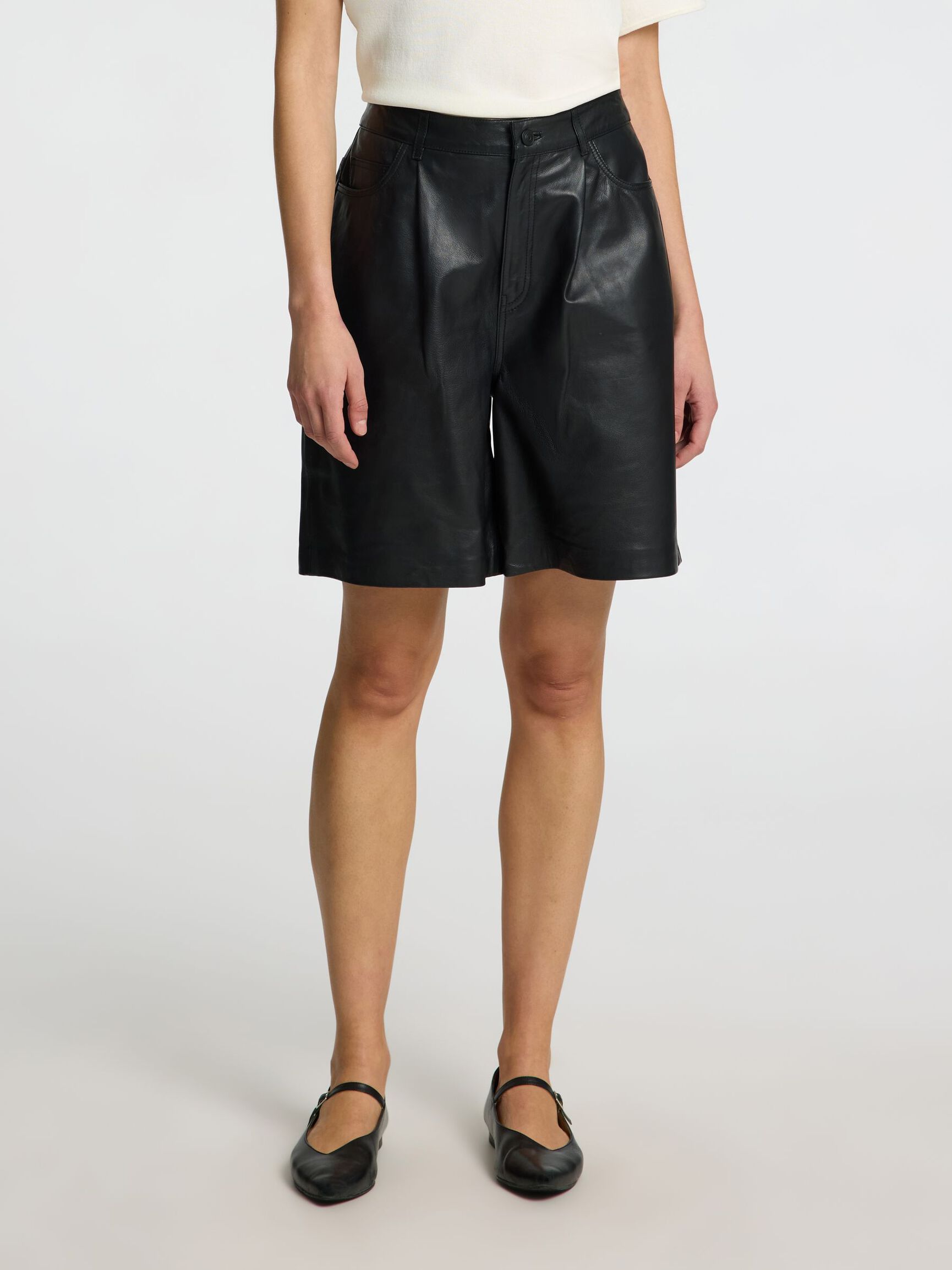 HIGH WAISTED LEATHER SHORTS, Black, highres