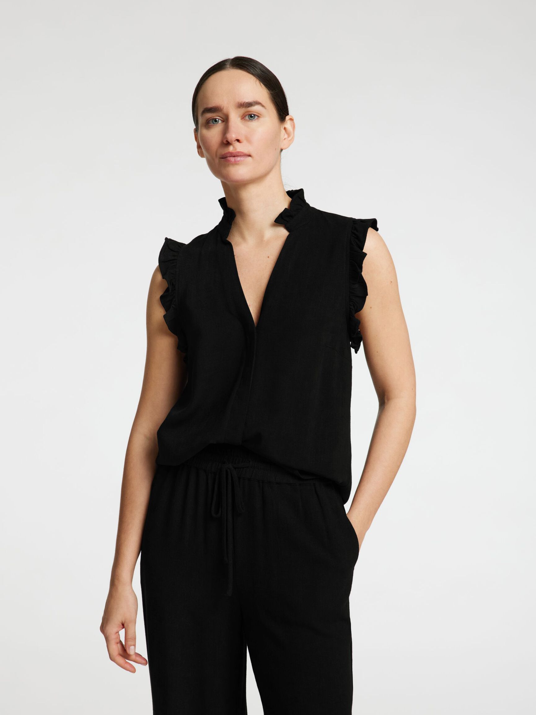 SLEEVELESS RUFFLE DETAIL TOP, Black, highres