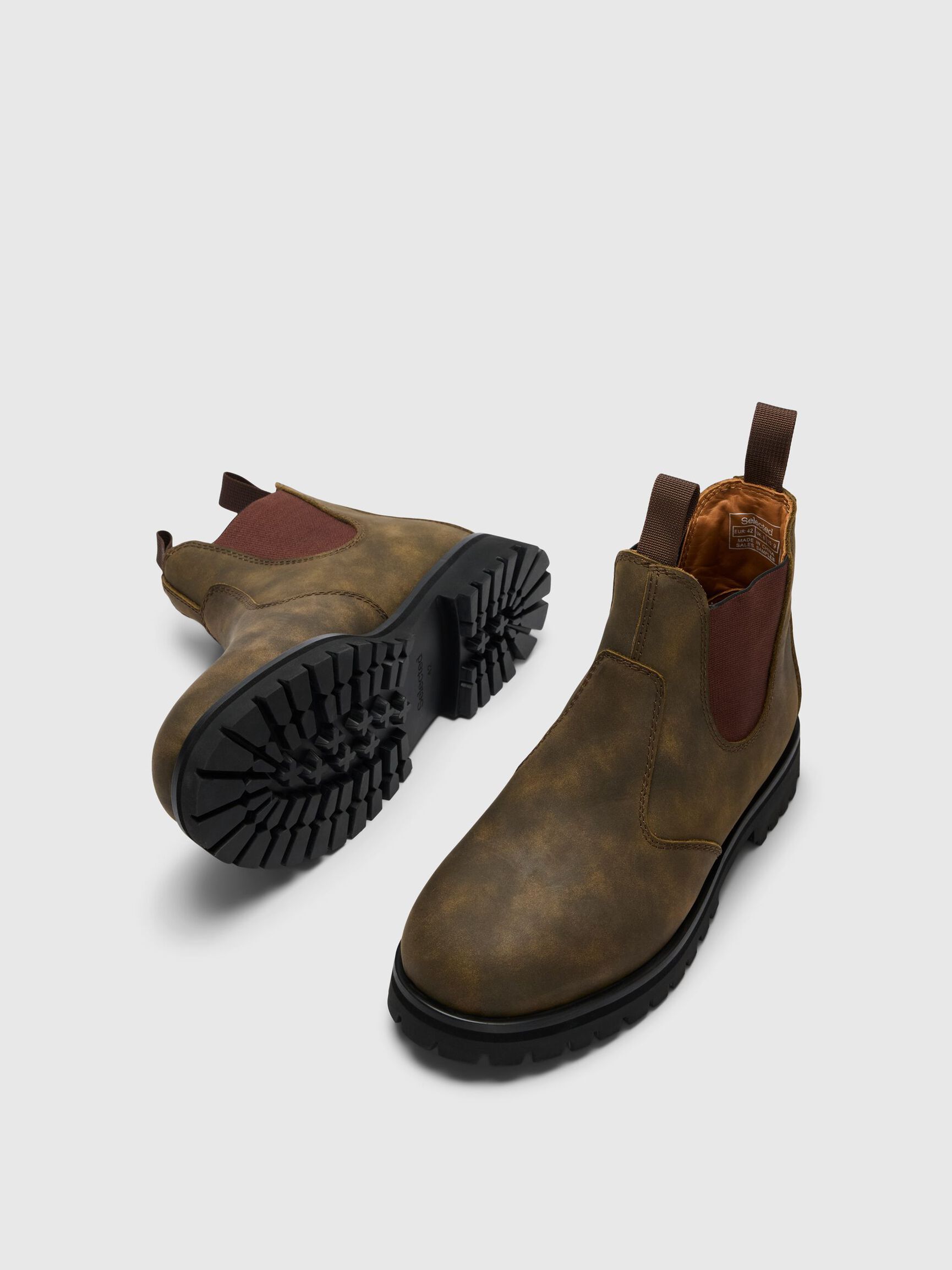 LUG SOLE LEATHER CHELSEA BOOTS, Grape Leaf, highres