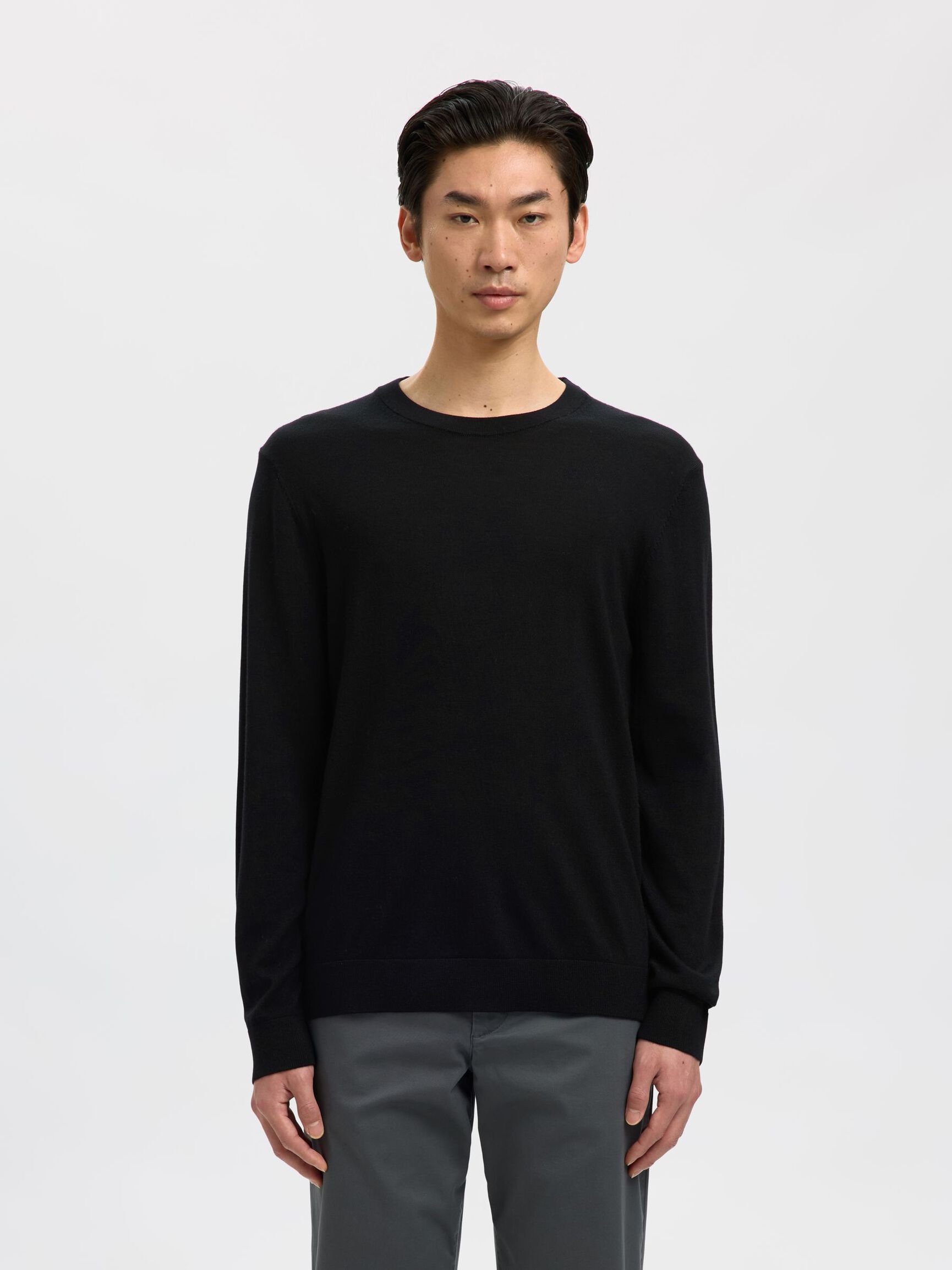 100% MERINO WOOL CREWNECK JUMPER, Black, highres
