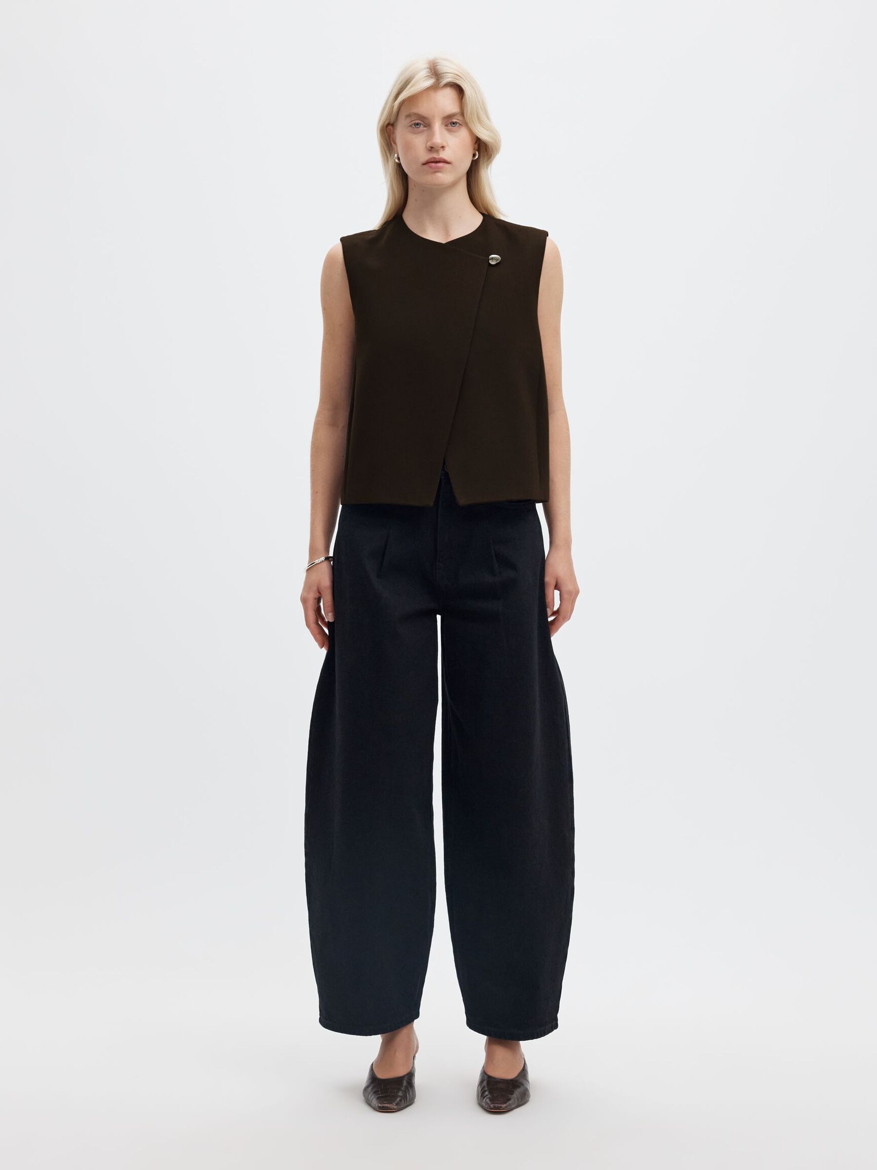 ASYMMETRIC WAISTCOAT, Delicioso, highres