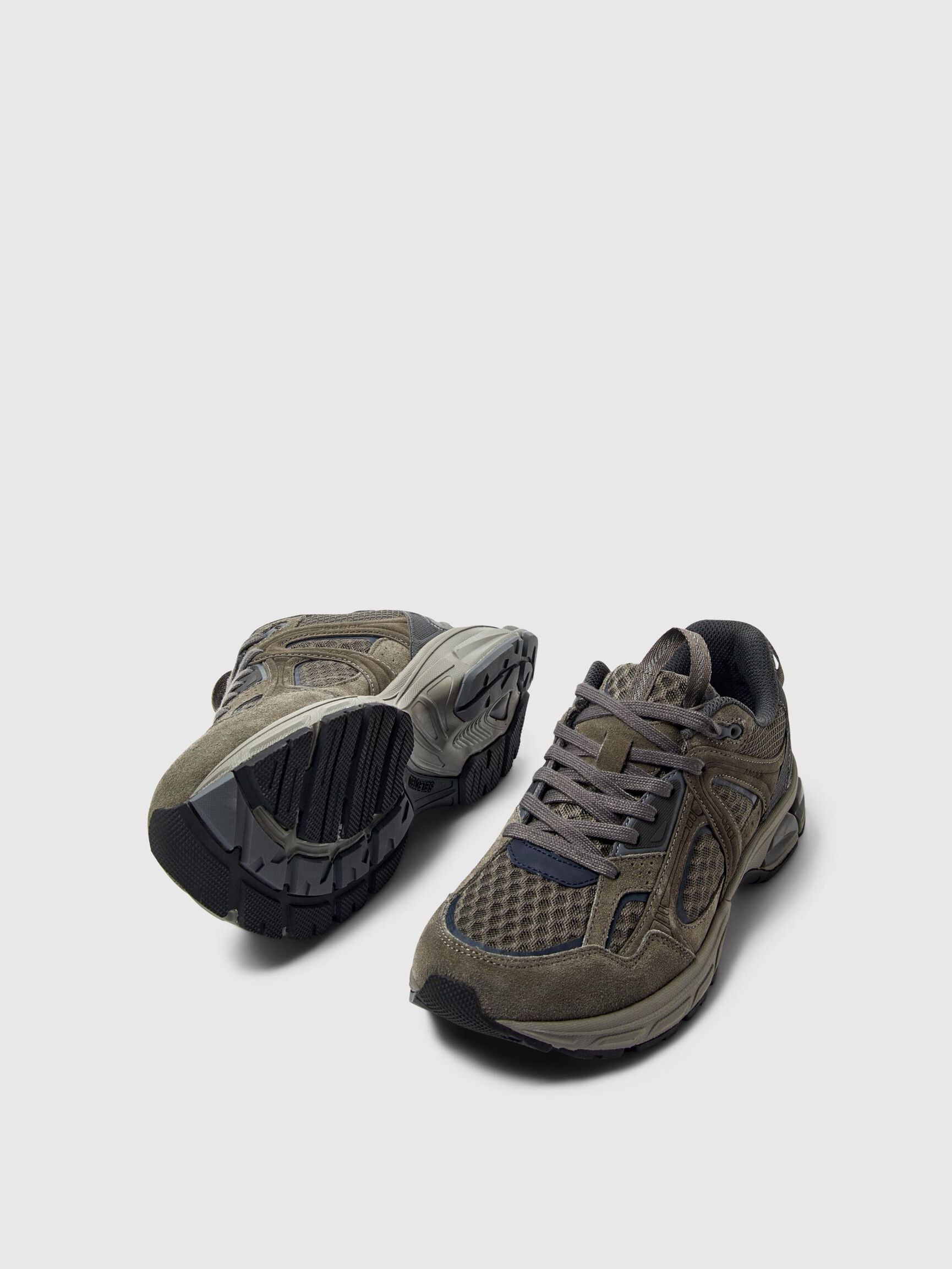 RUNNING STYLE TRAINERS, Steeple Gray, highres