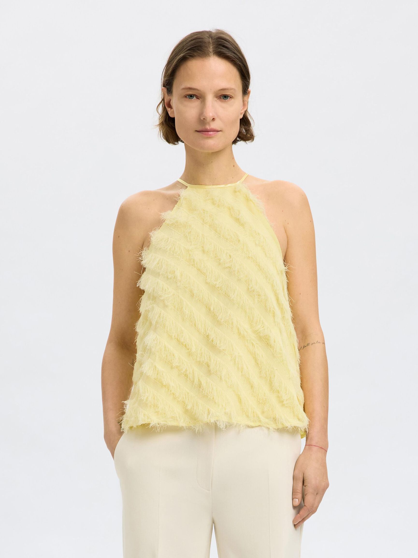 DETALLE DE FLECOS TOP CUELLO HALTER, Anise Flower, highres