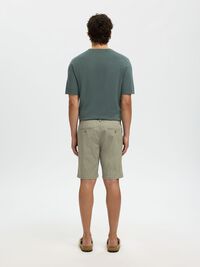 SLIM-FIT CHINOSHORTS, Vetiver, highres